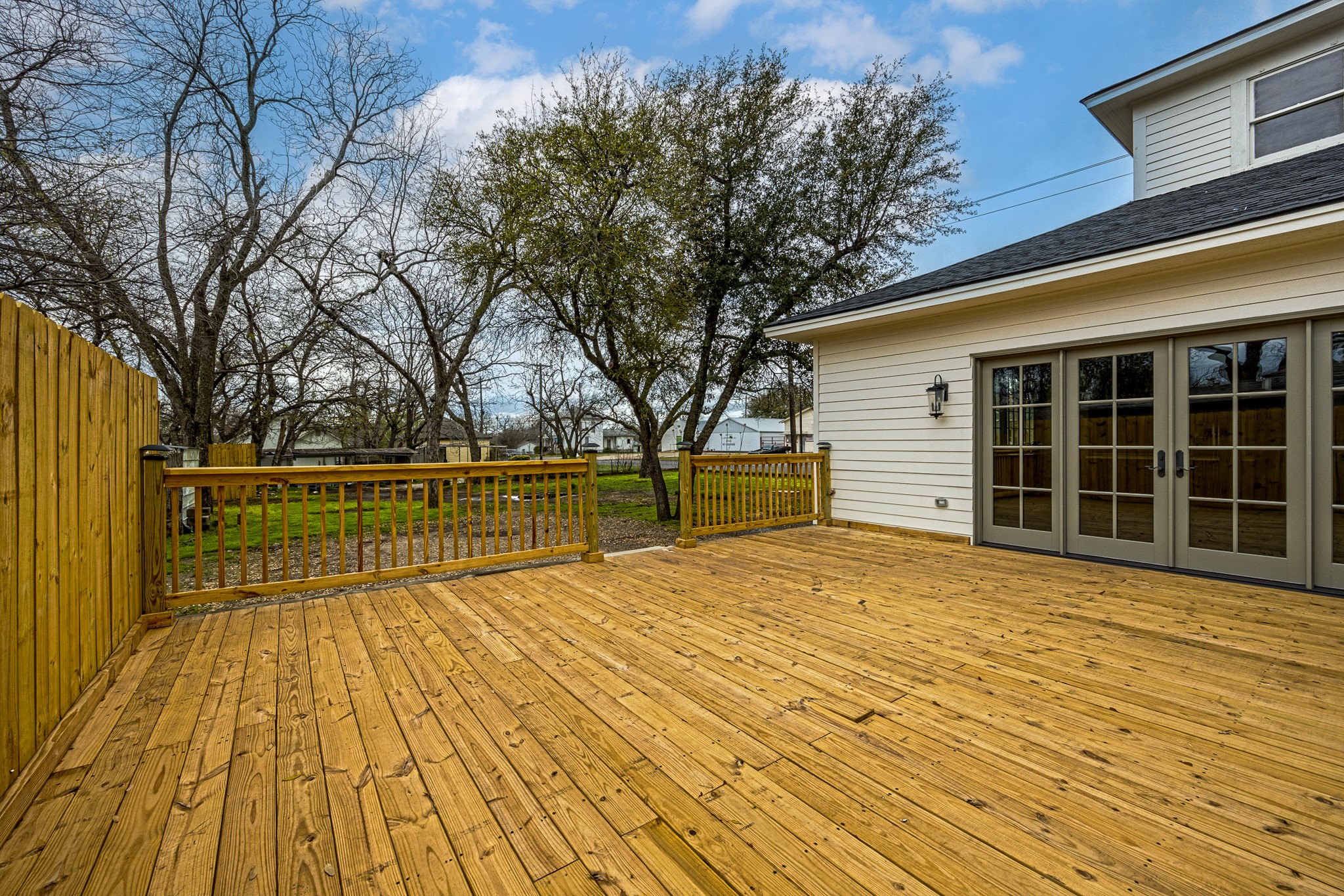 202 Throckmorton