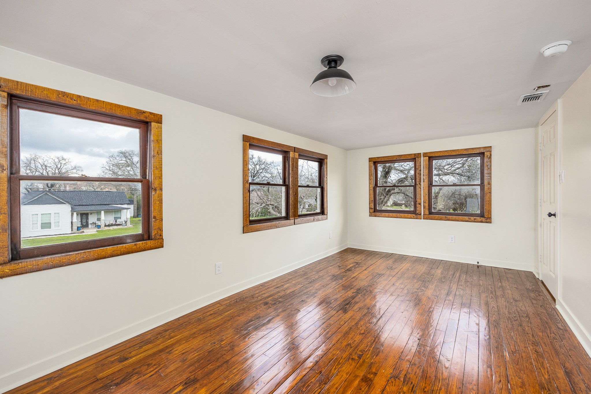 202 Throckmorton