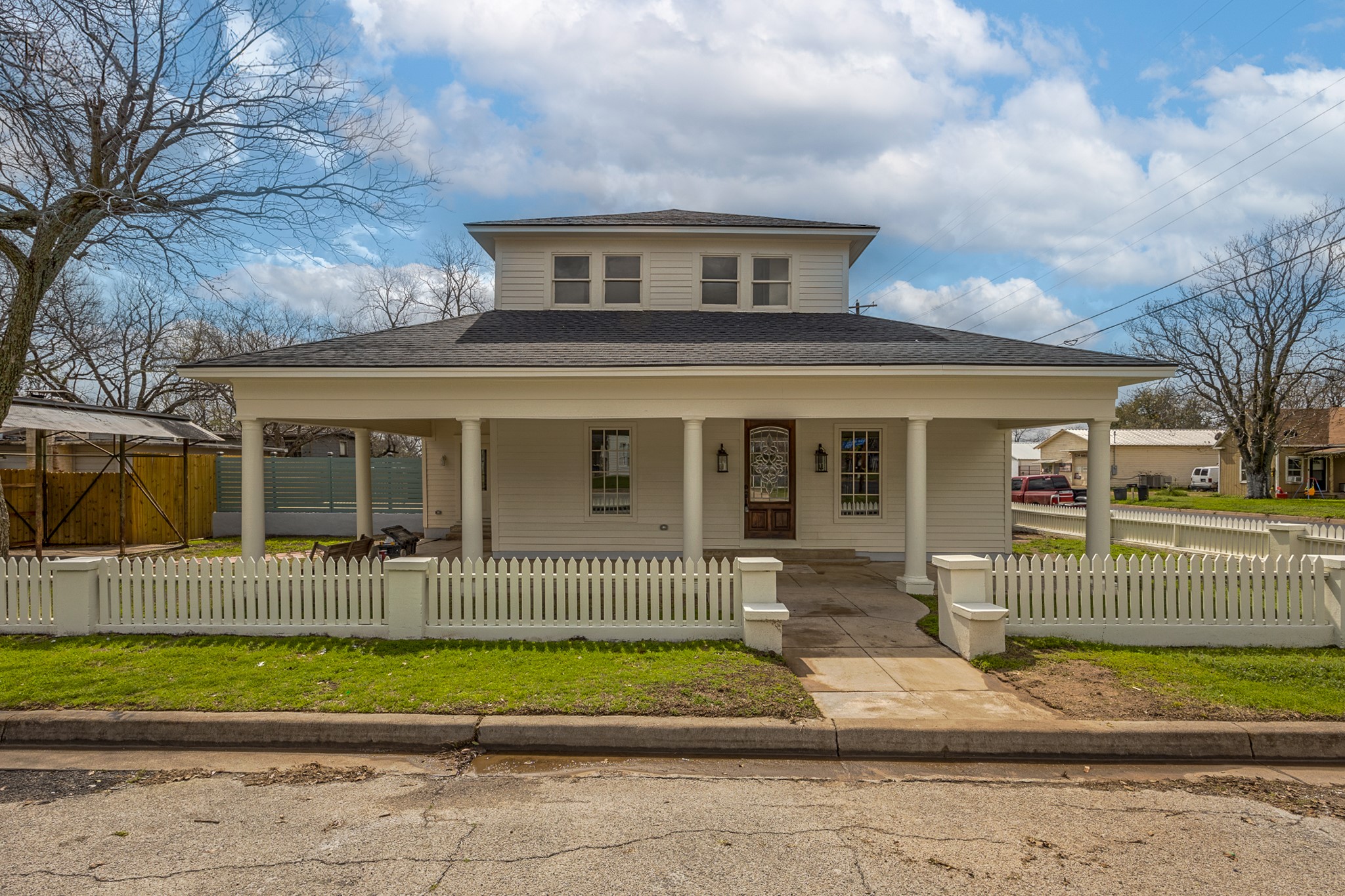 202 Throckmorton