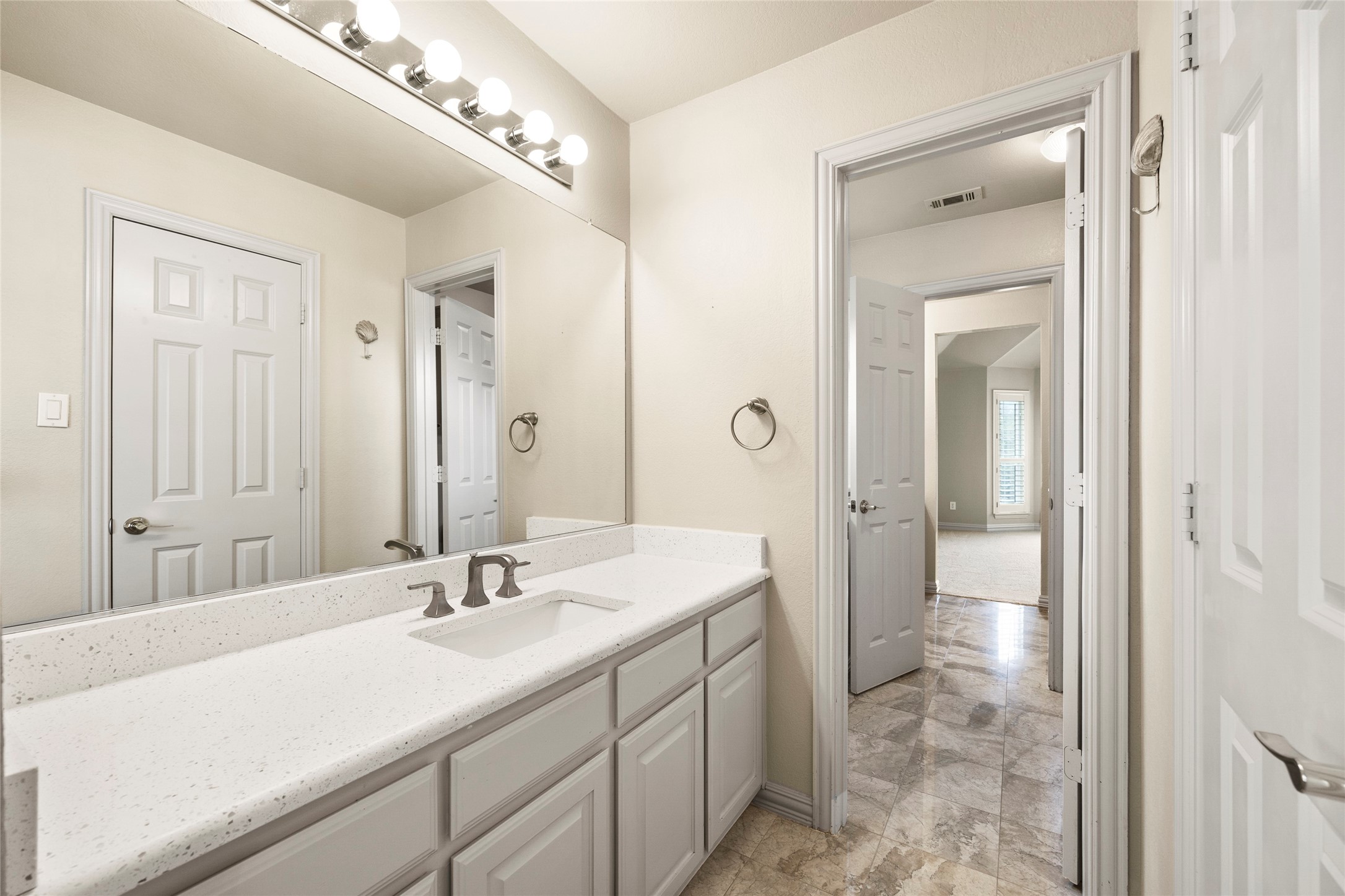 5125 Tennington Park