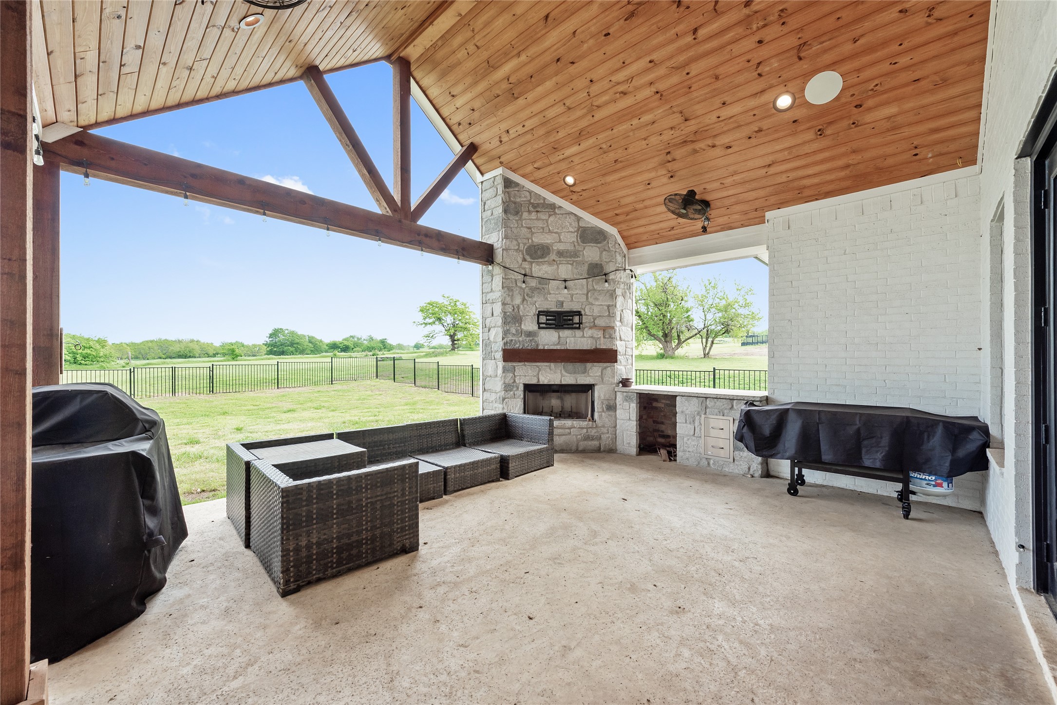 108 Whispering Winds Drive