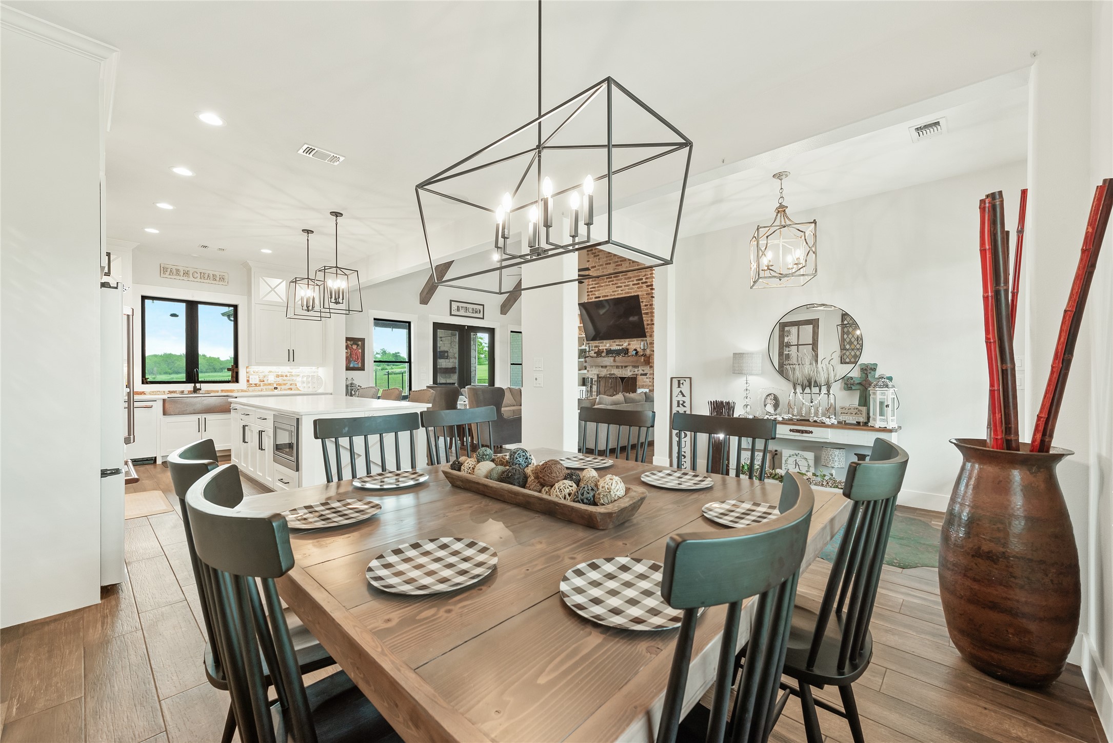 108 Whispering Winds Drive