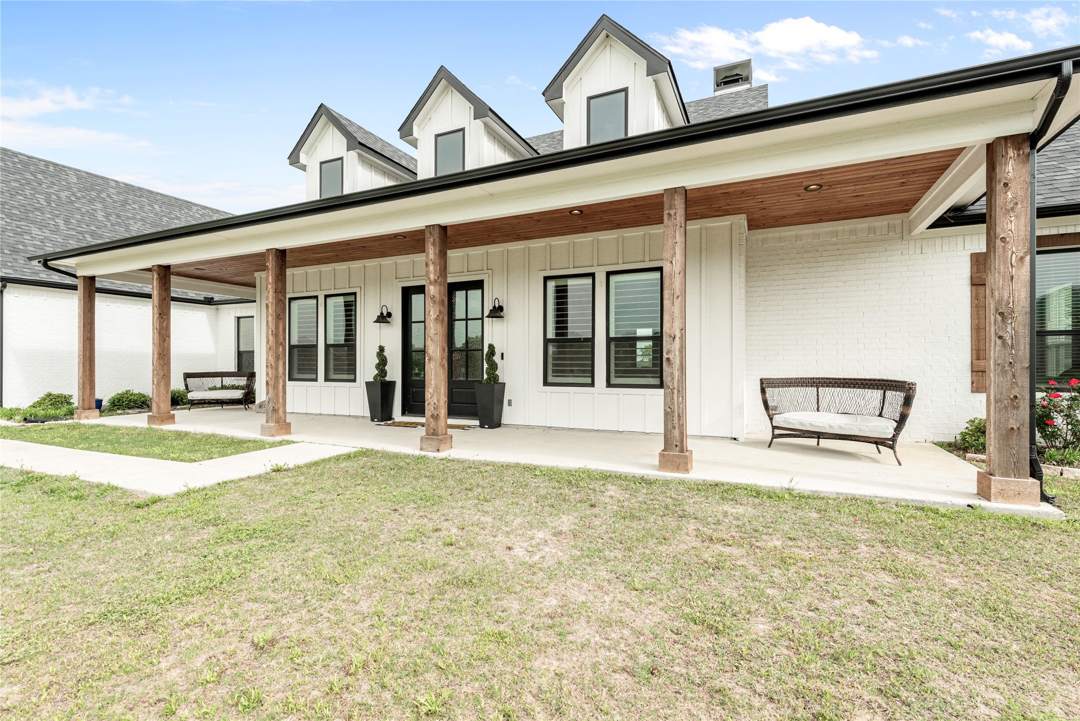108 Whispering Winds Drive