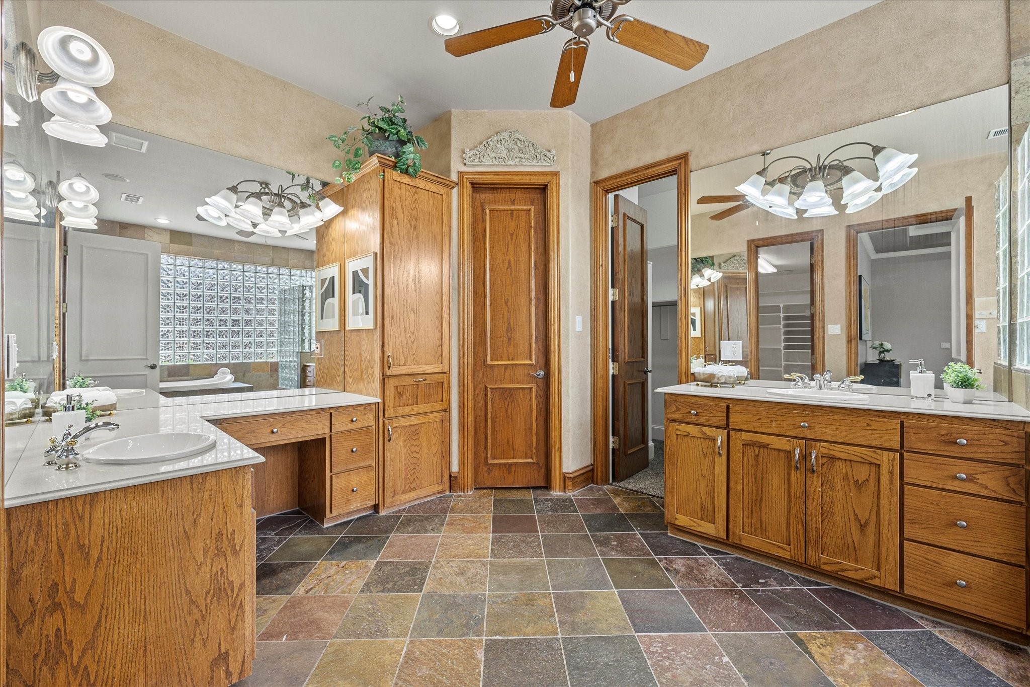 3204 Glenhurst Court