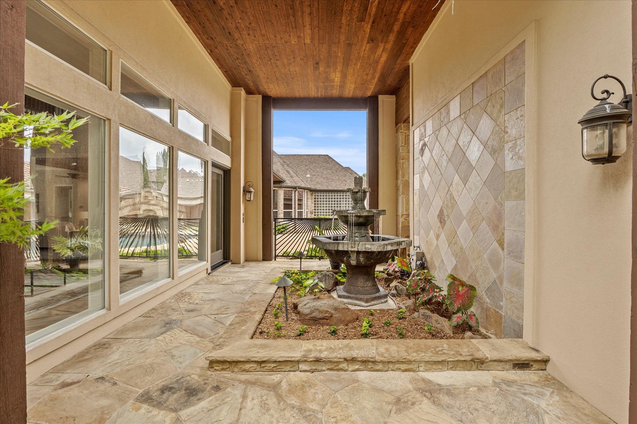 3204 Glenhurst Court