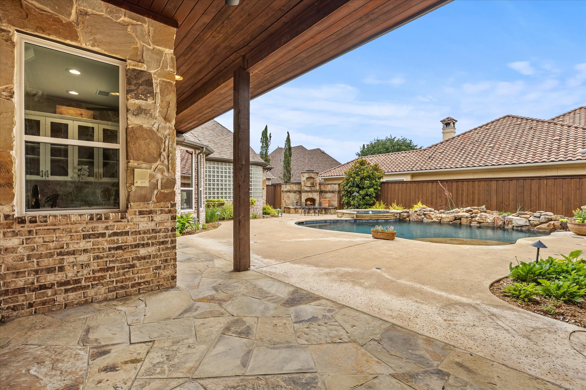 3204 Glenhurst Court