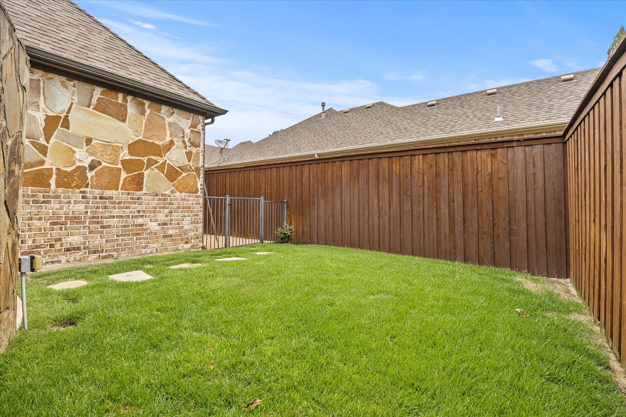 3204 Glenhurst Court