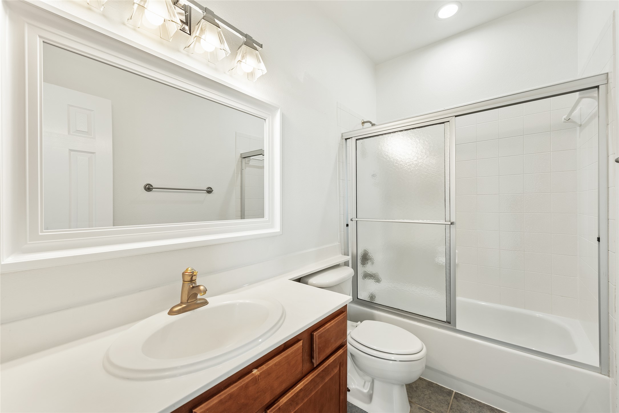 6405 Shorehaven Court