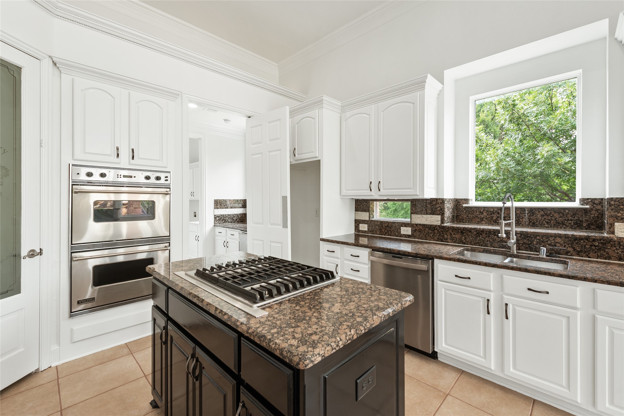 6405 Shorehaven Court