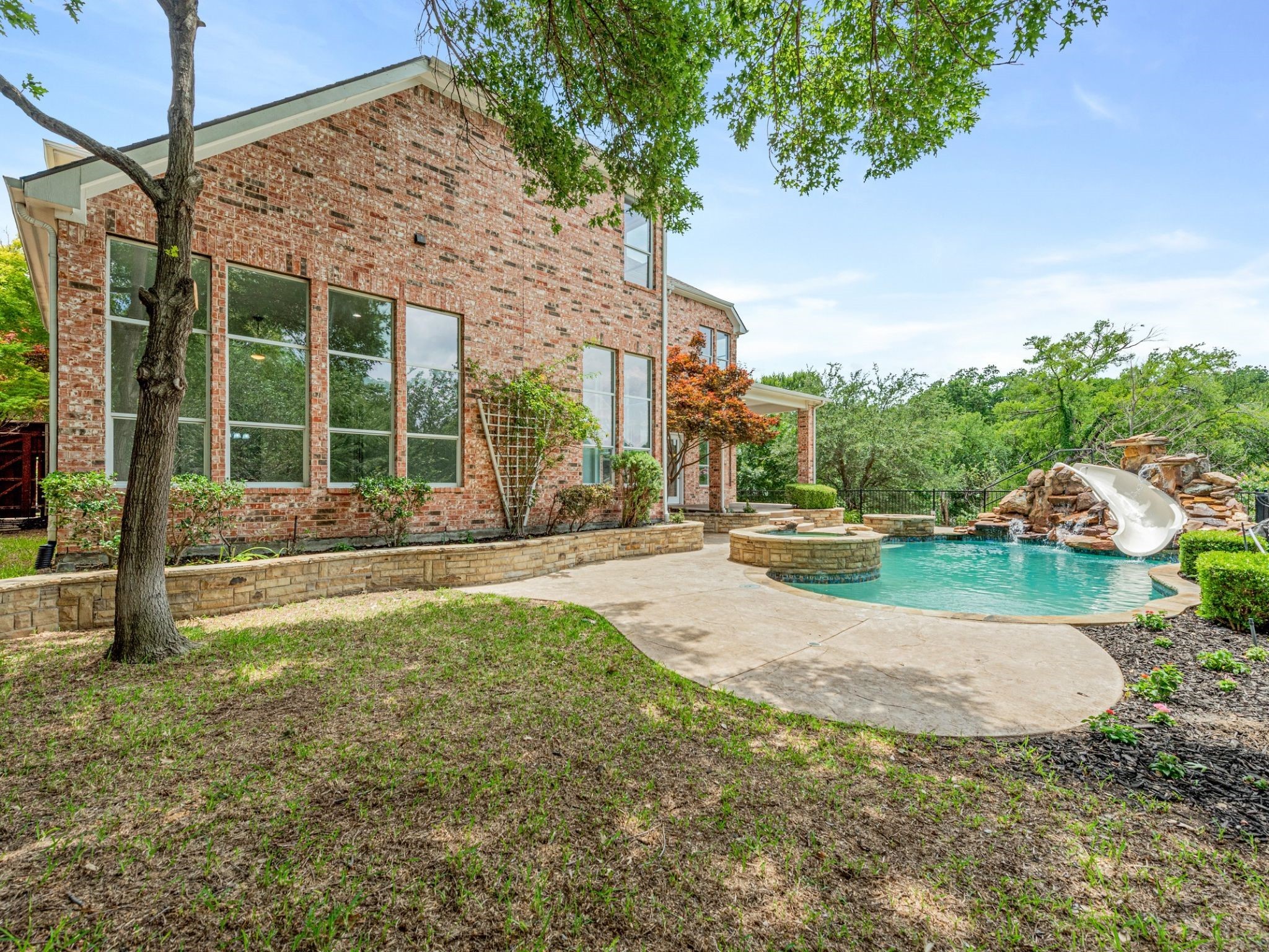 6405 Shorehaven Court