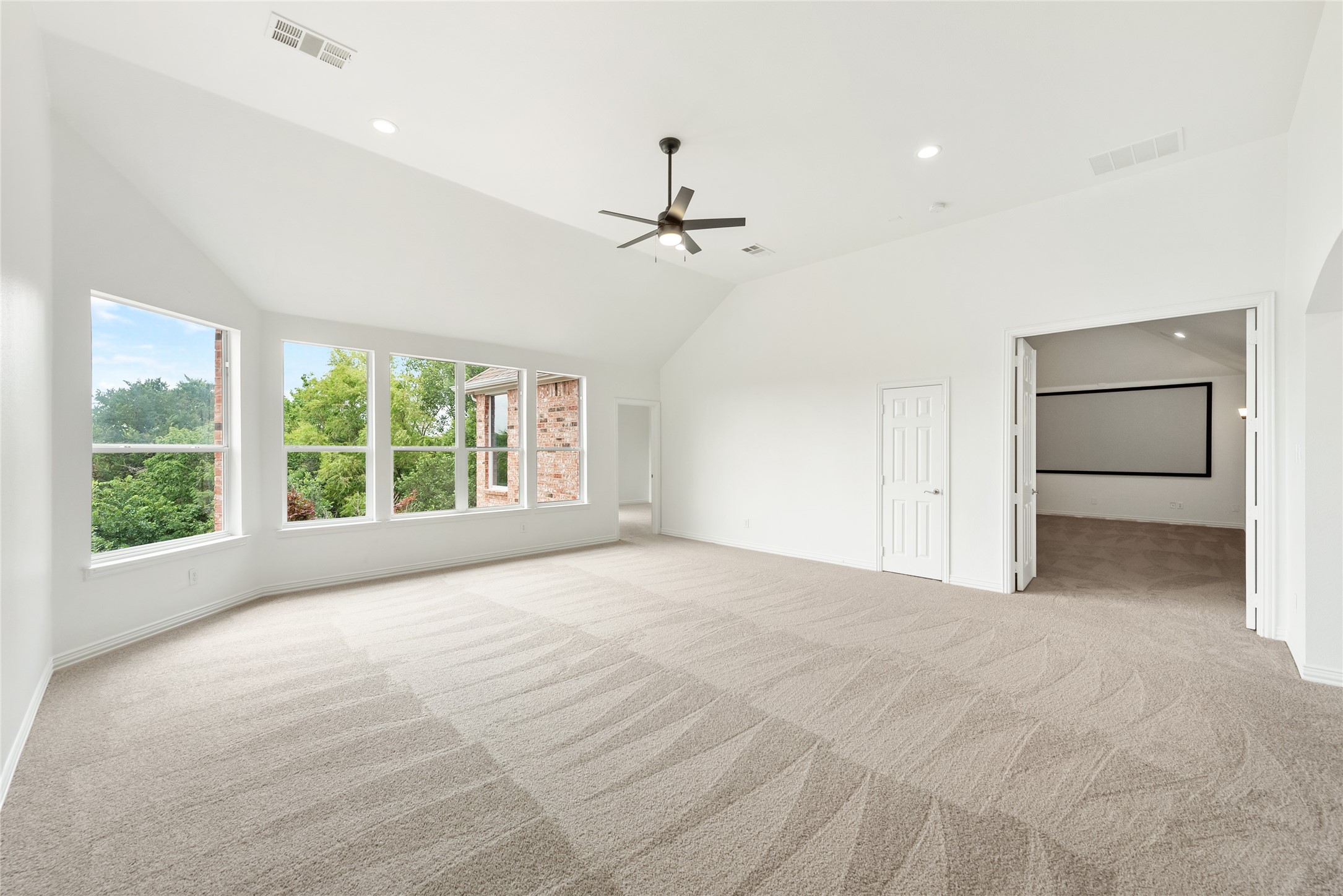 6405 Shorehaven Court