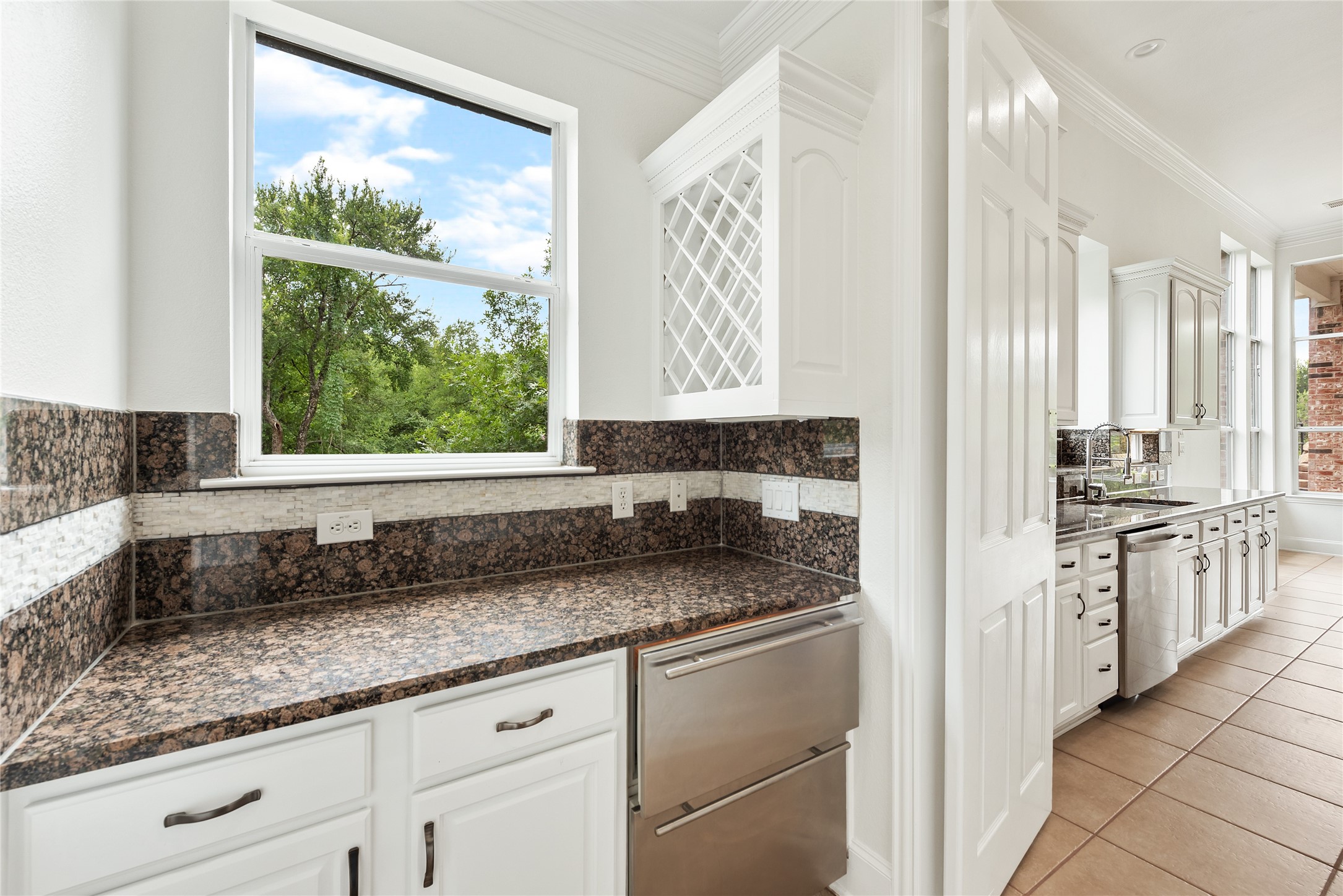 6405 Shorehaven Court