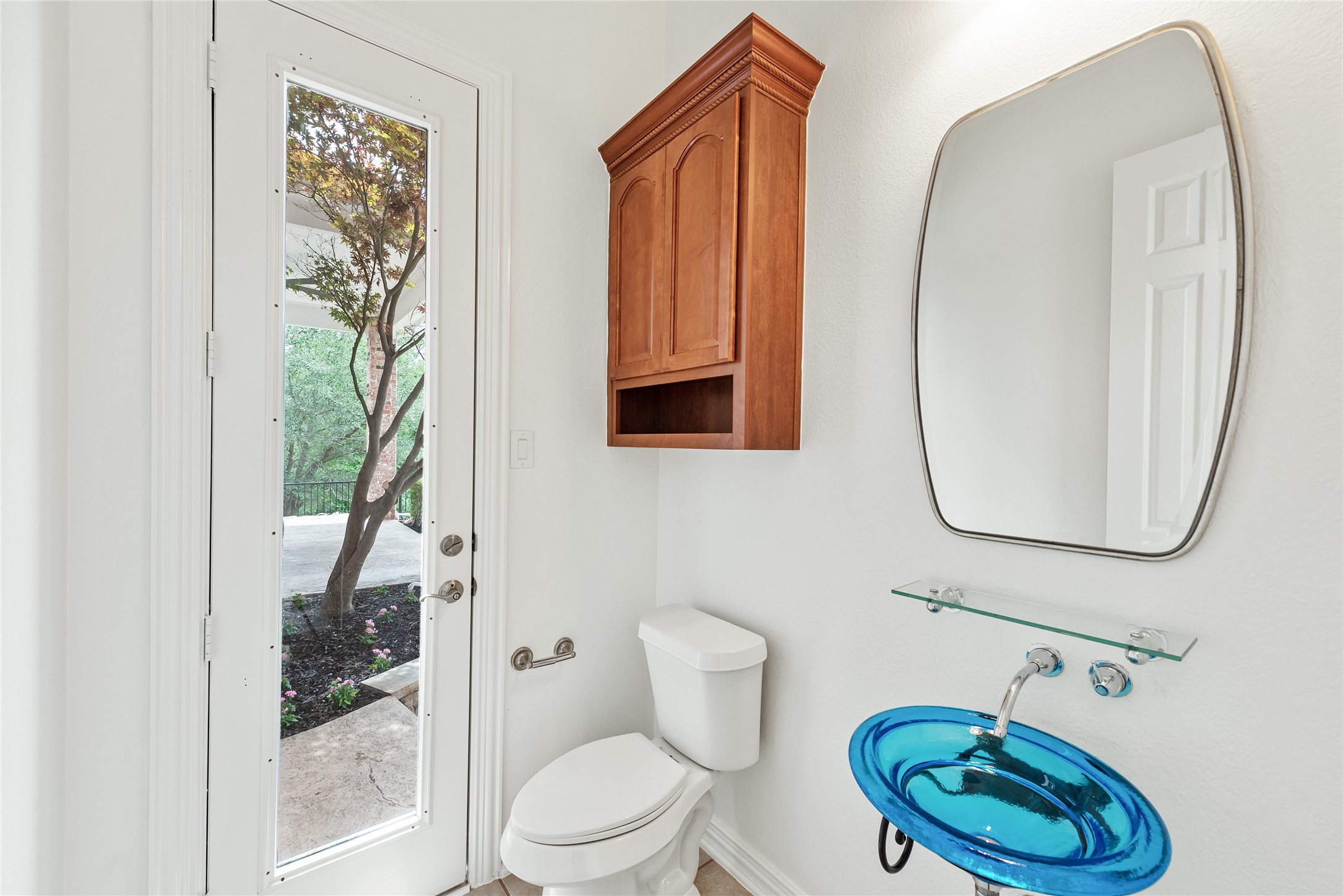 6405 Shorehaven Court