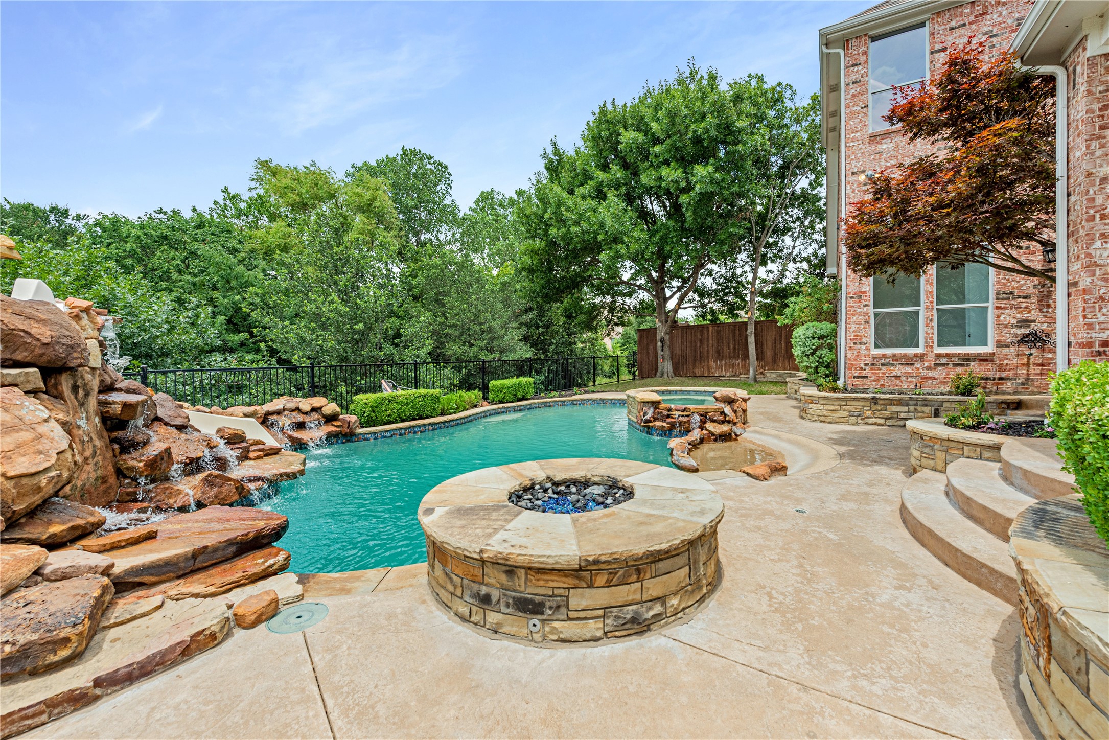 6405 Shorehaven Court