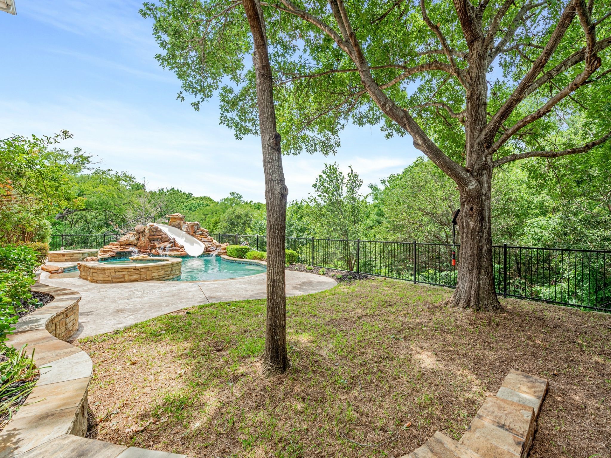 6405 Shorehaven Court