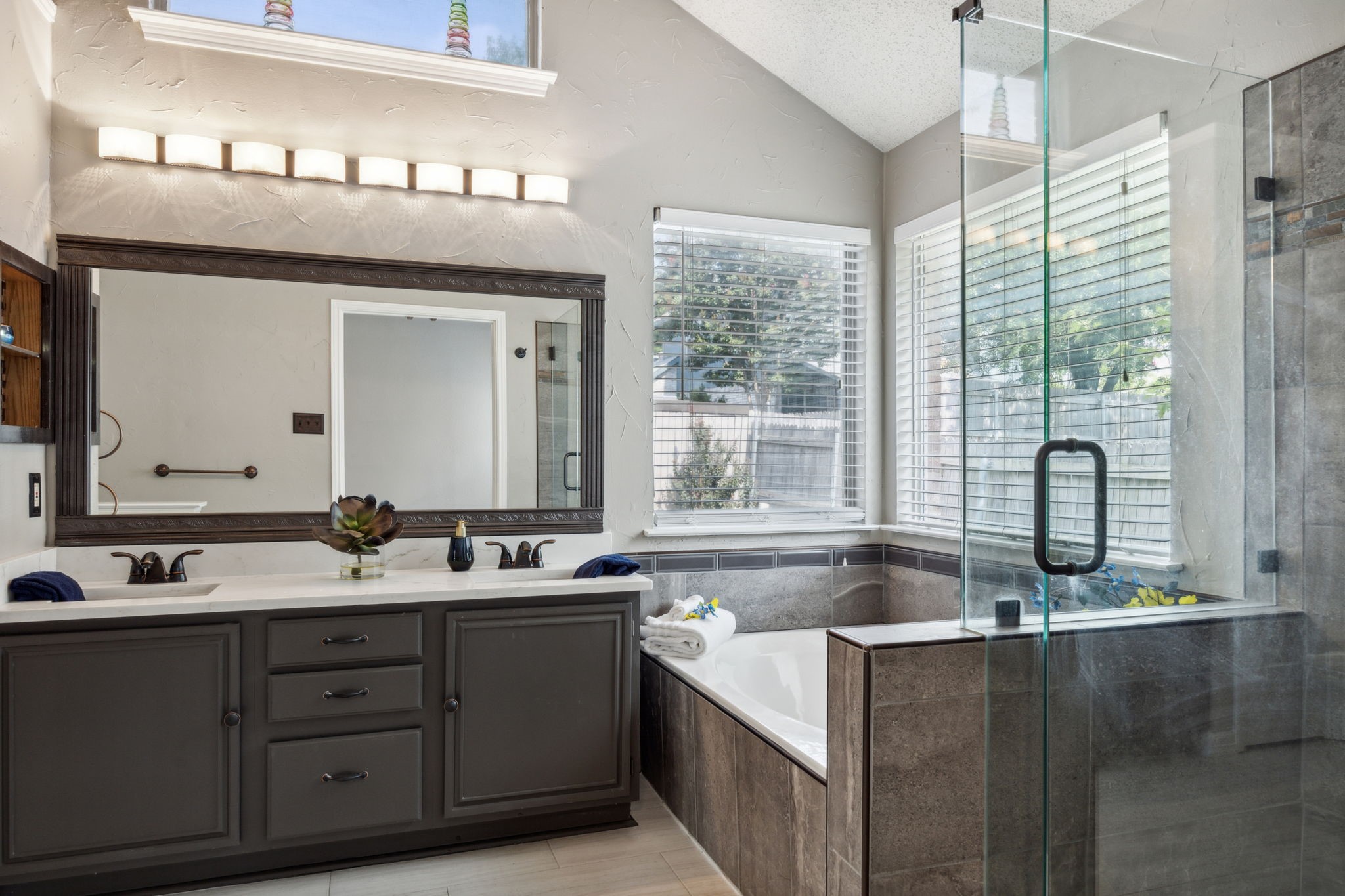 5207 Tennis Villa Drive