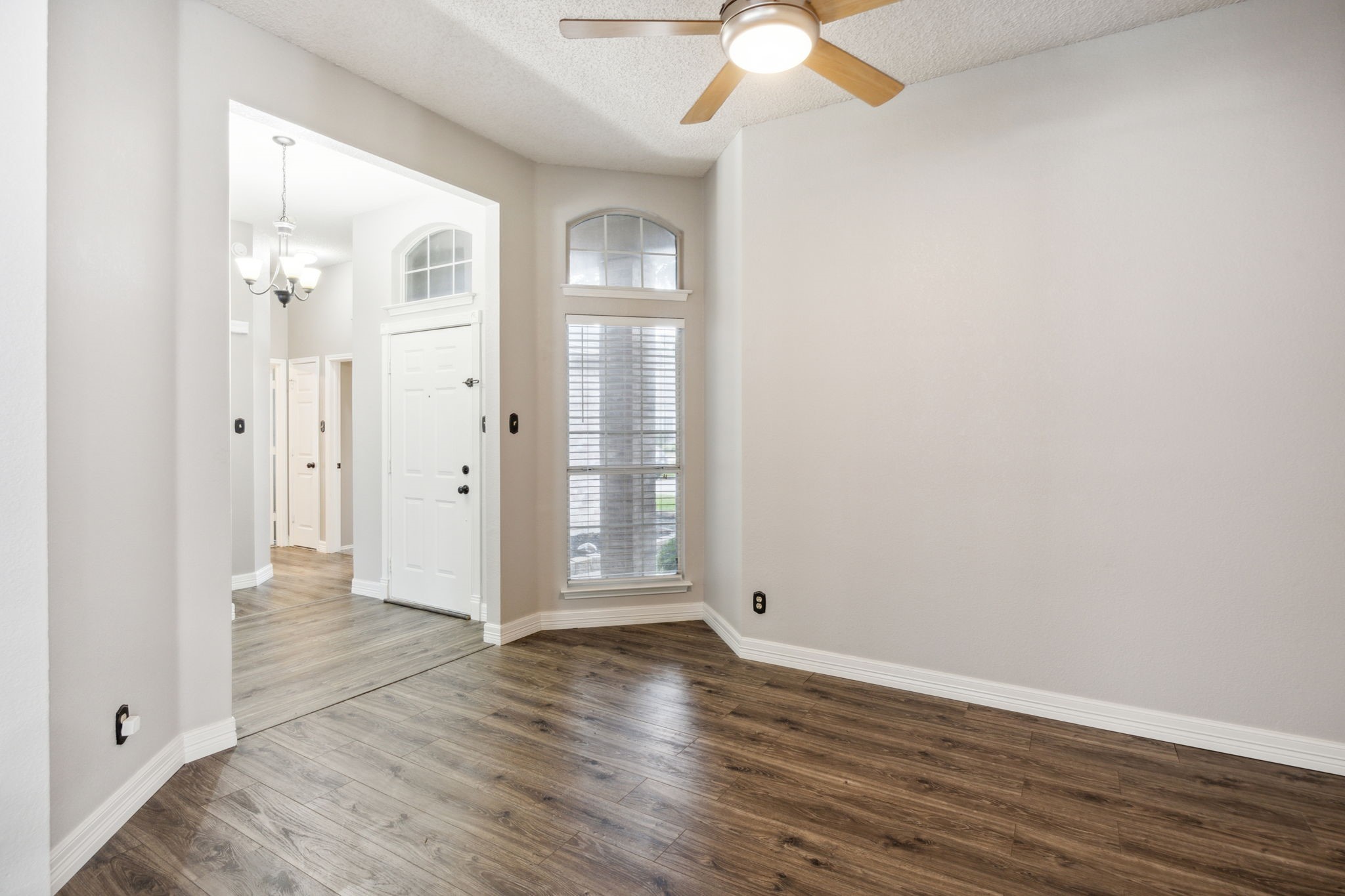 5207 Tennis Villa Drive