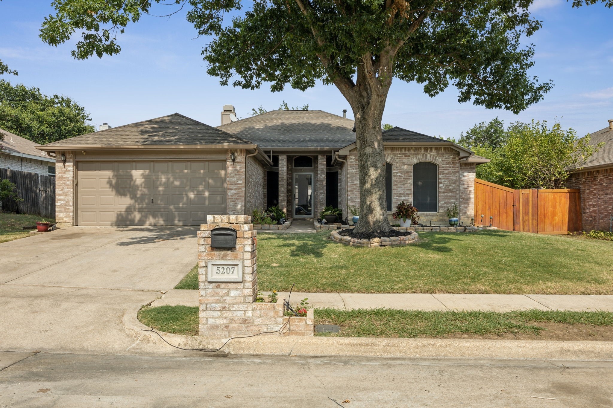 5207 Tennis Villa Drive