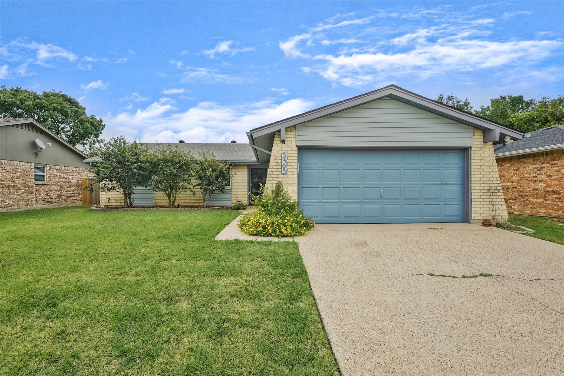 5305 Smoke Tree Drive