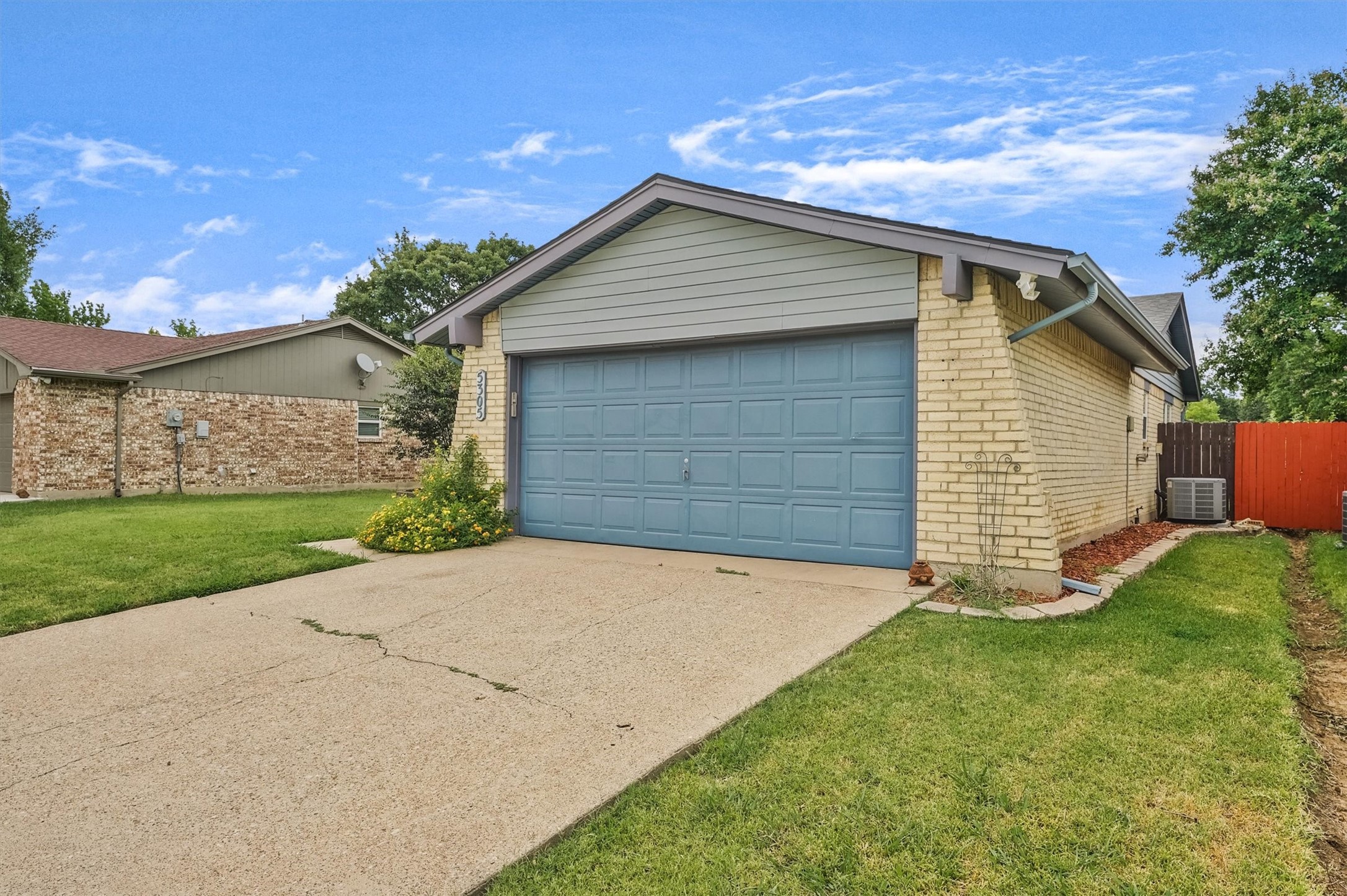 5305 Smoke Tree Drive