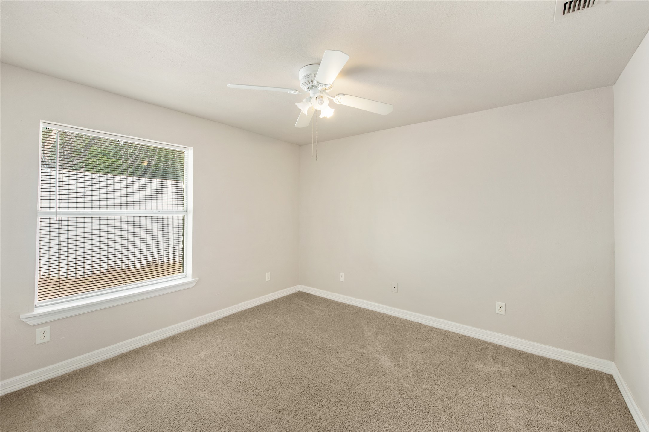 13336 Farm Market 718