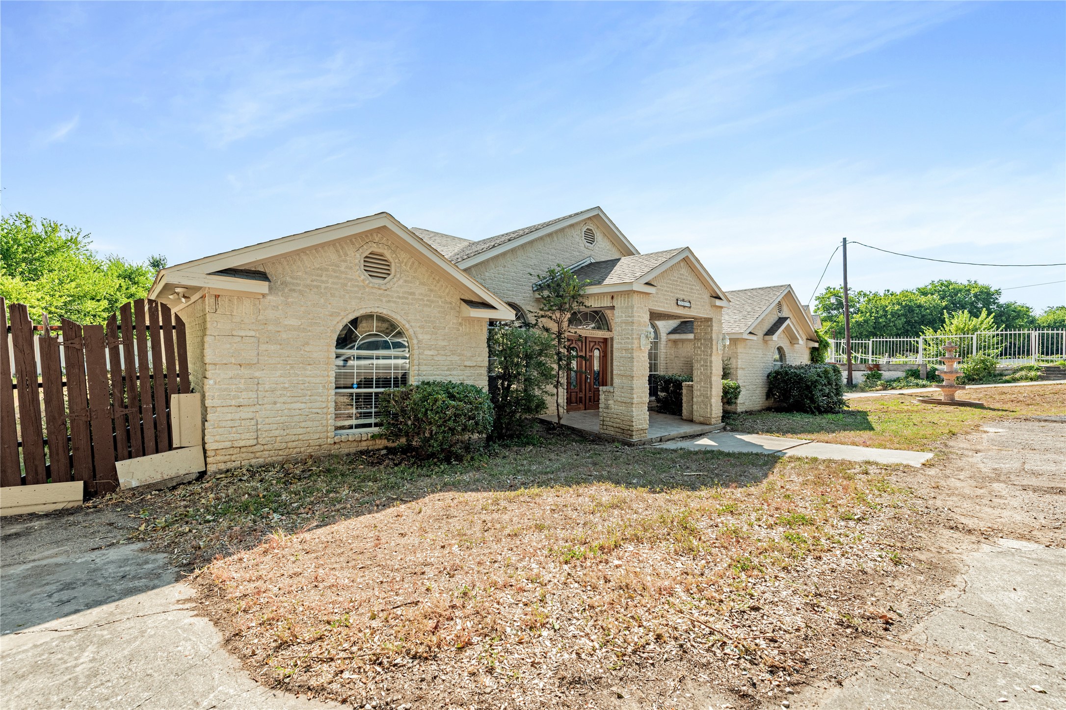 13336 Farm Market 718