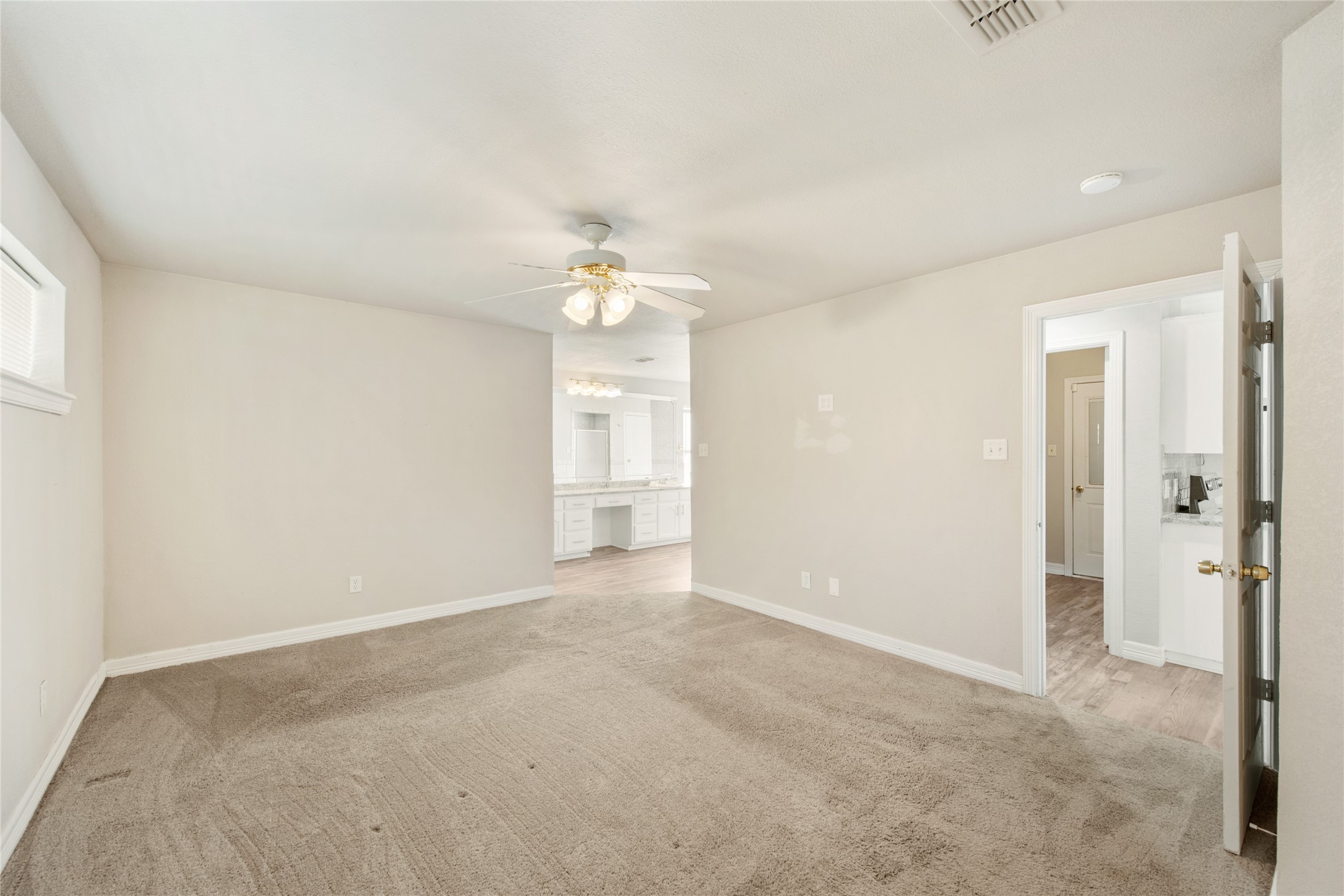 13336 Farm Market 718