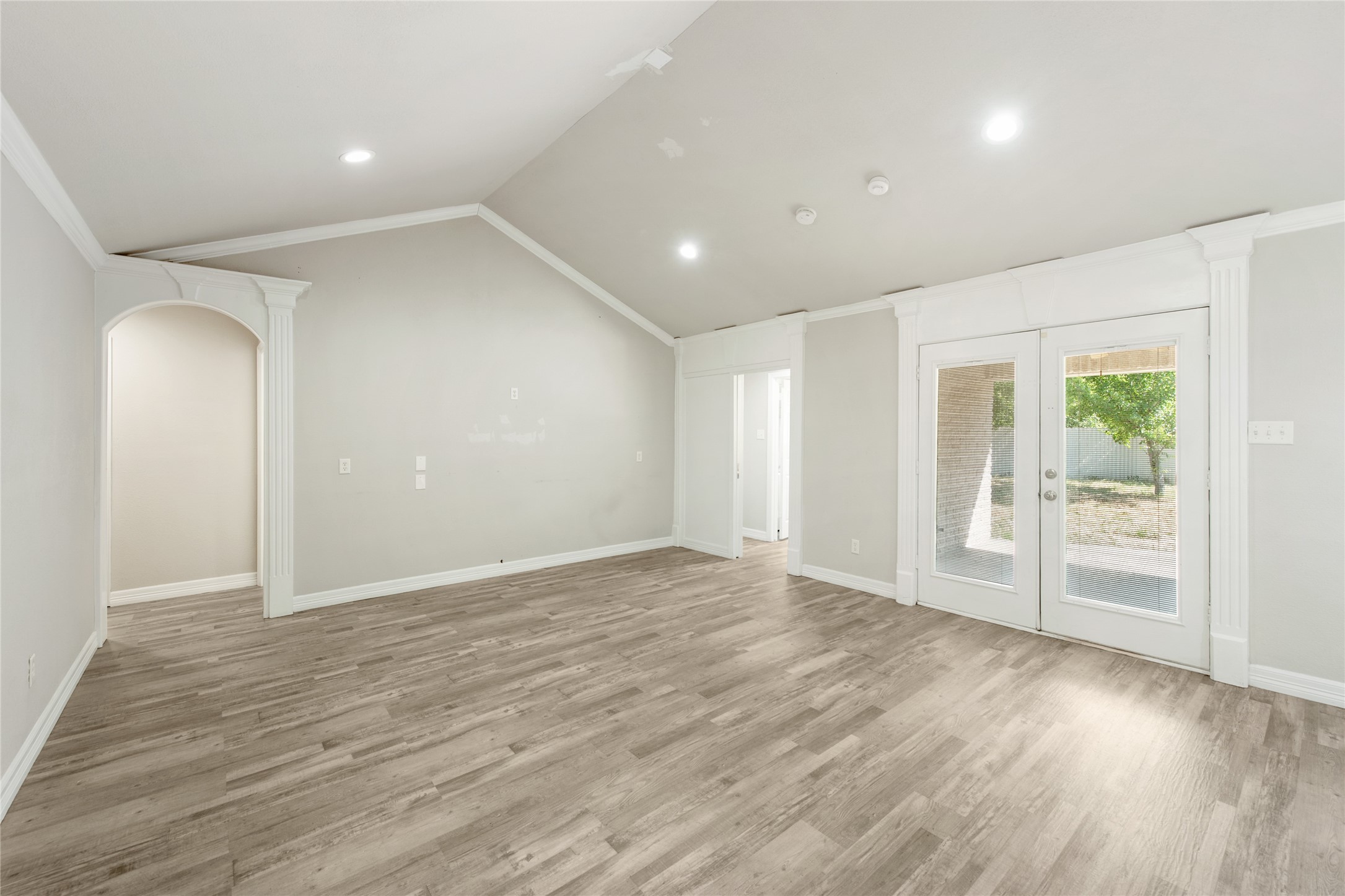 13336 Farm Market 718