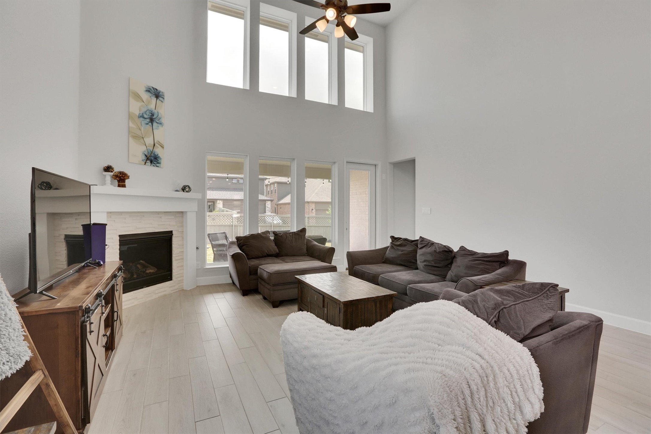 2401 Stella Lane
