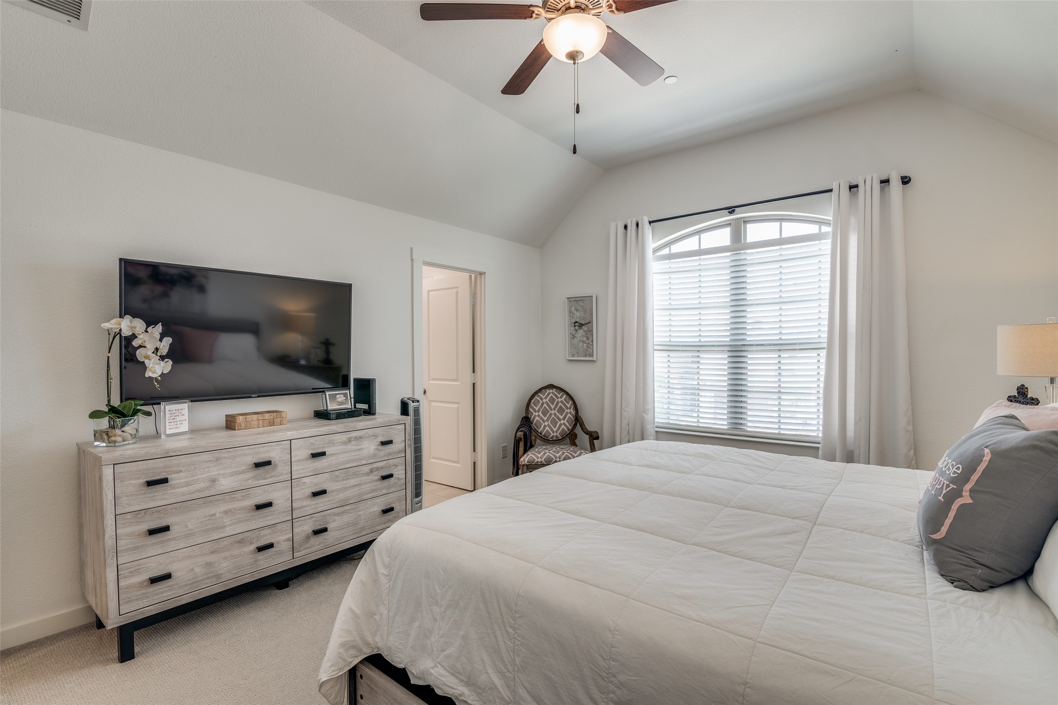 2724 Splendor Drive