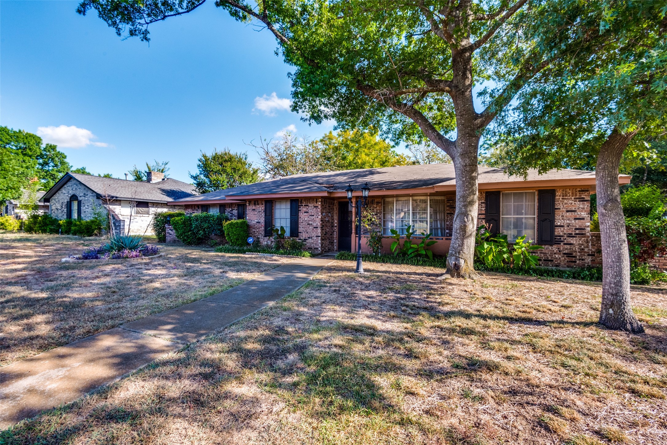 948 Briarcove Place