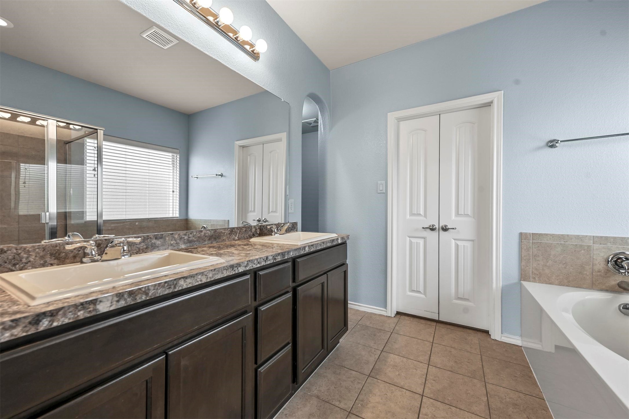 5124 Meadow Lane