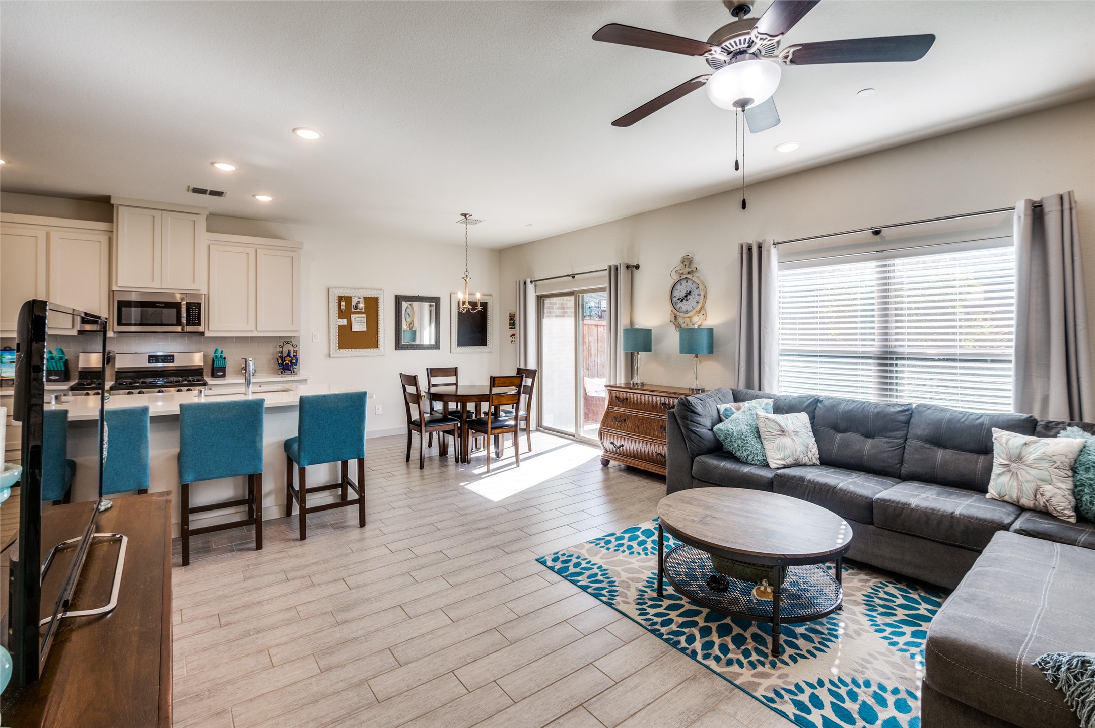 2728 Splendor Drive