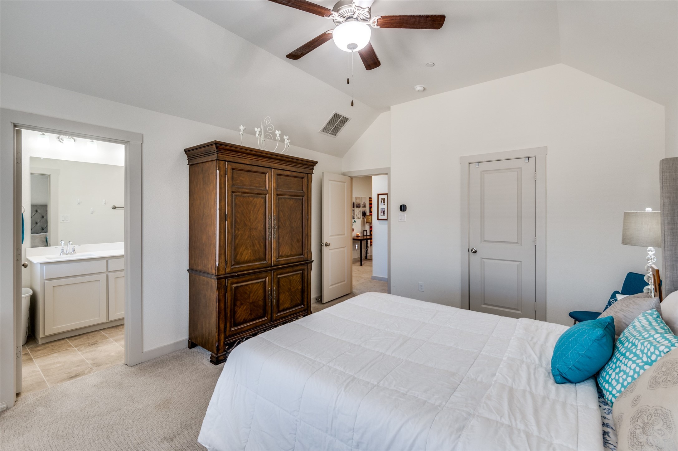 2728 Splendor Drive