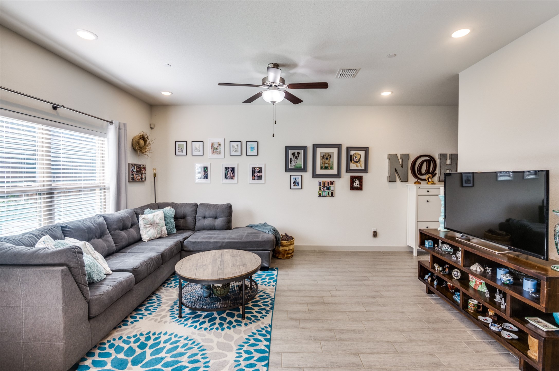 2728 Splendor Drive
