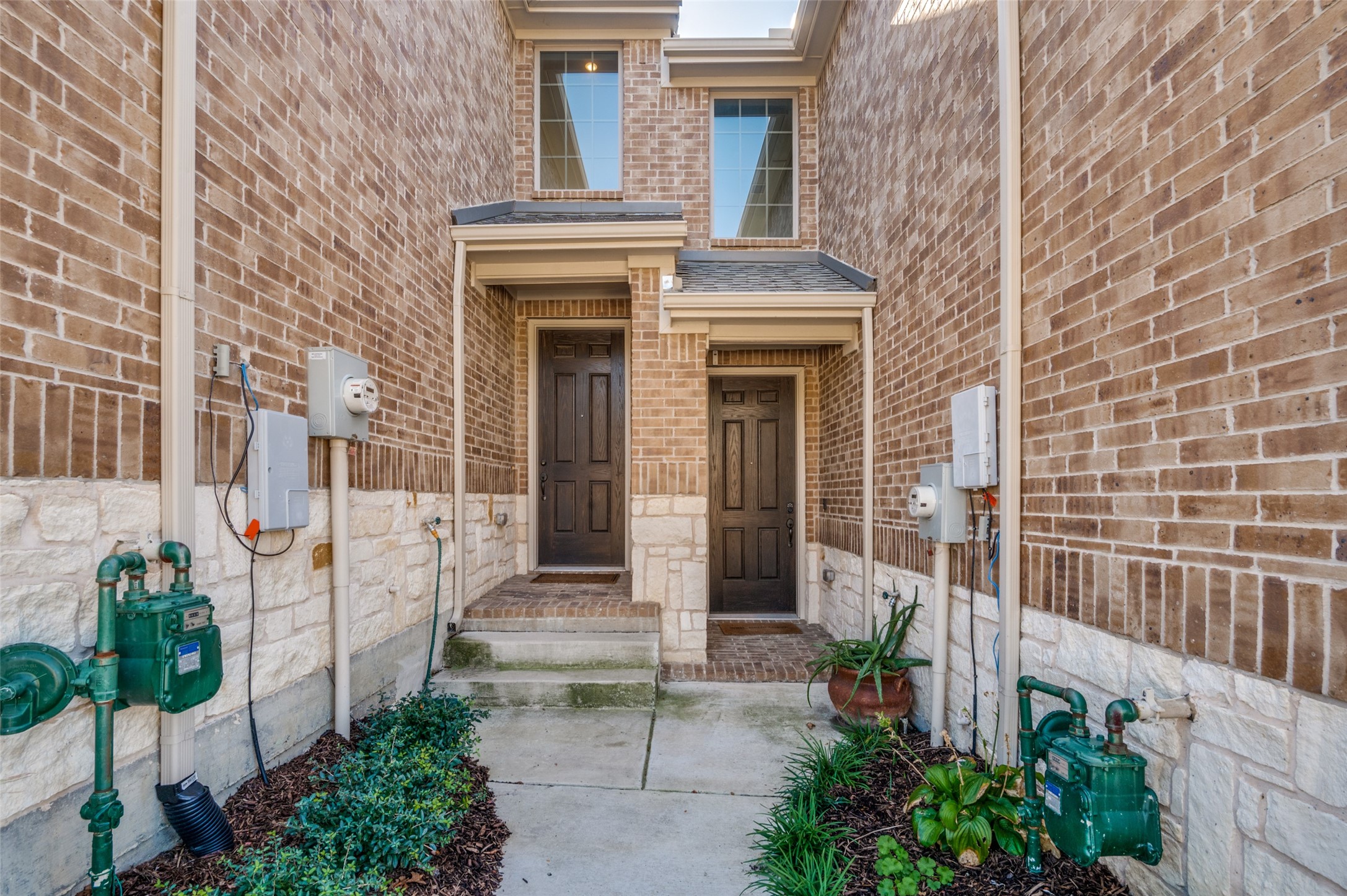 2728 Splendor Drive