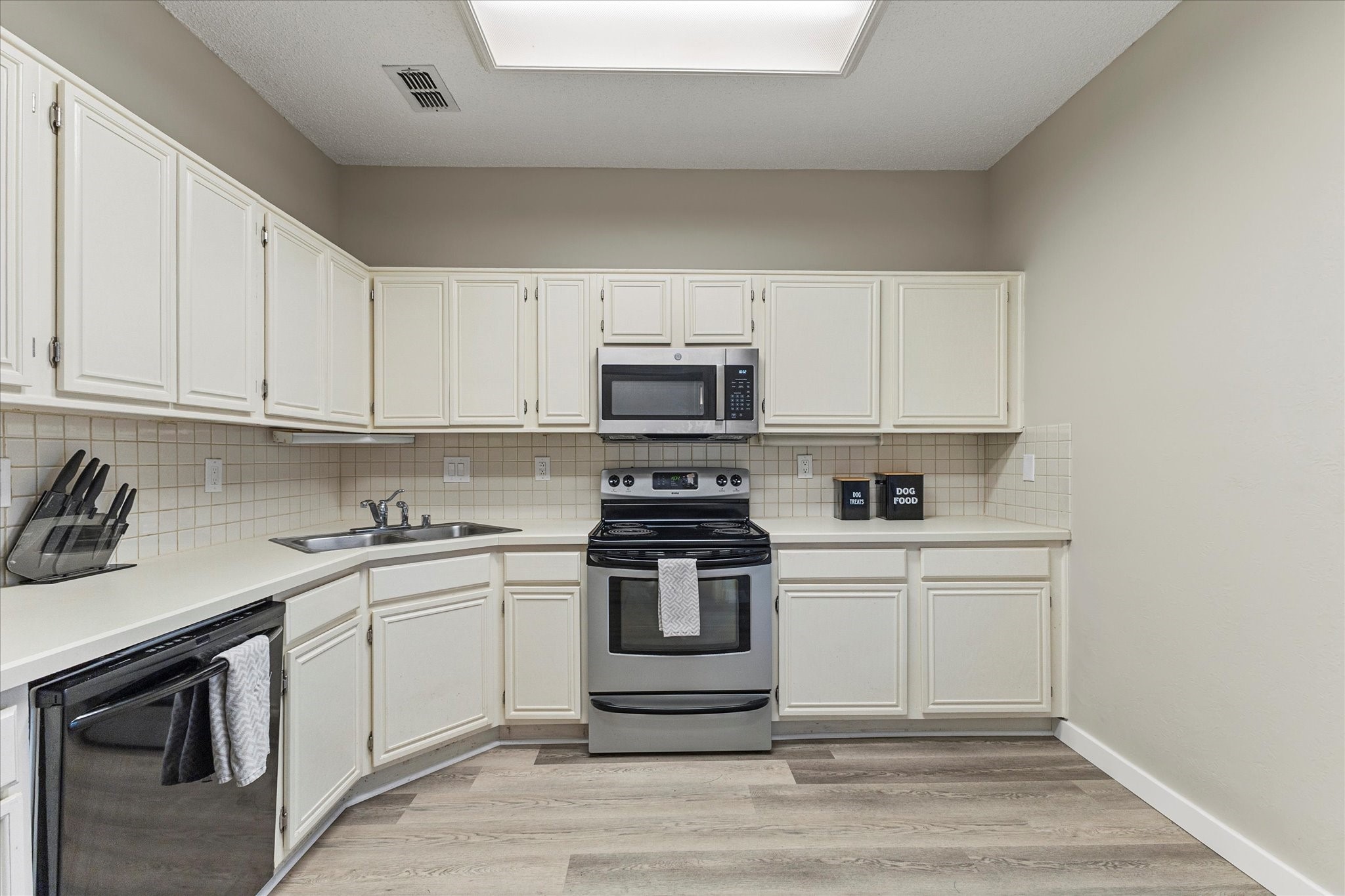 3309 Devonshire Drive