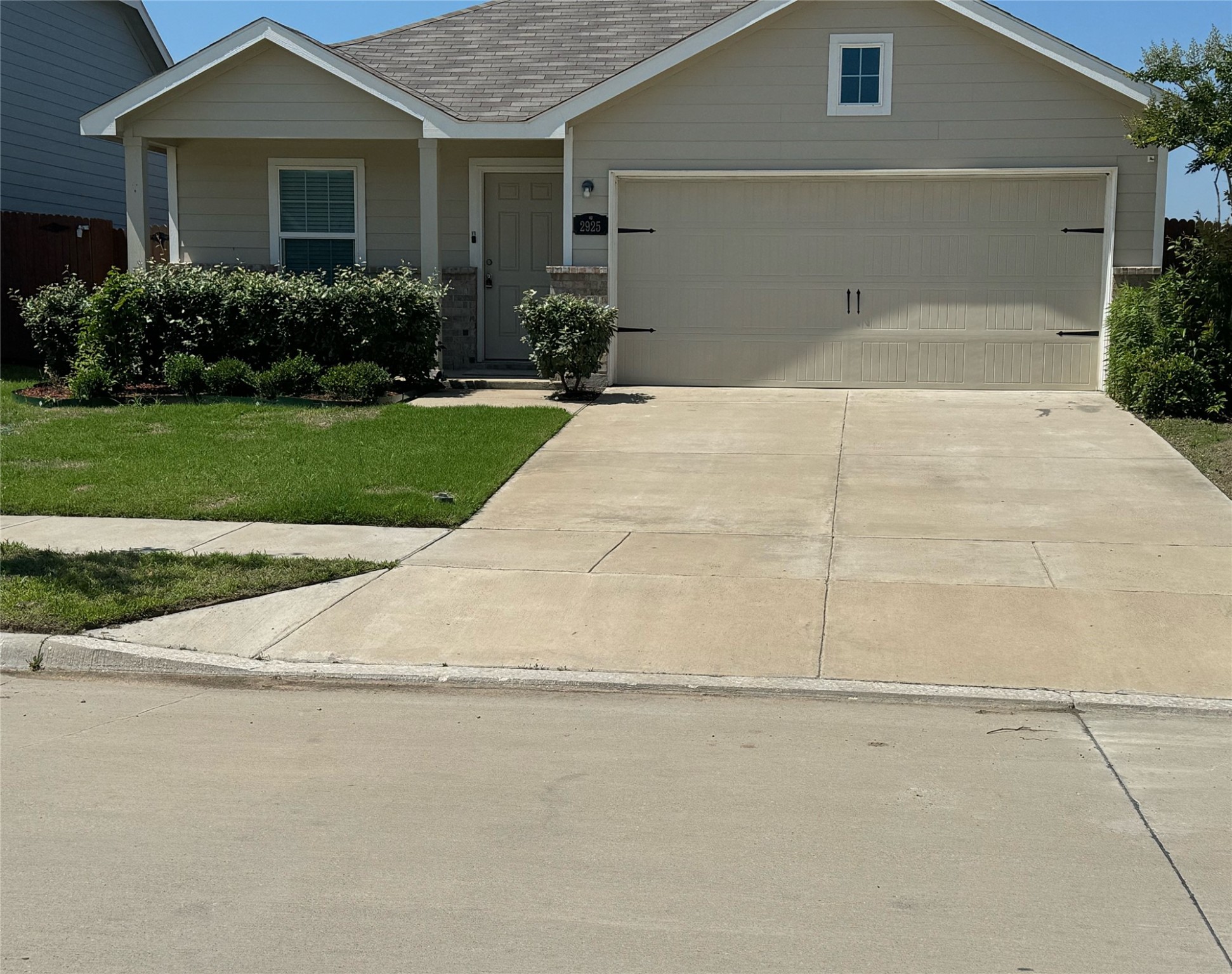 2925 Acacia Drive