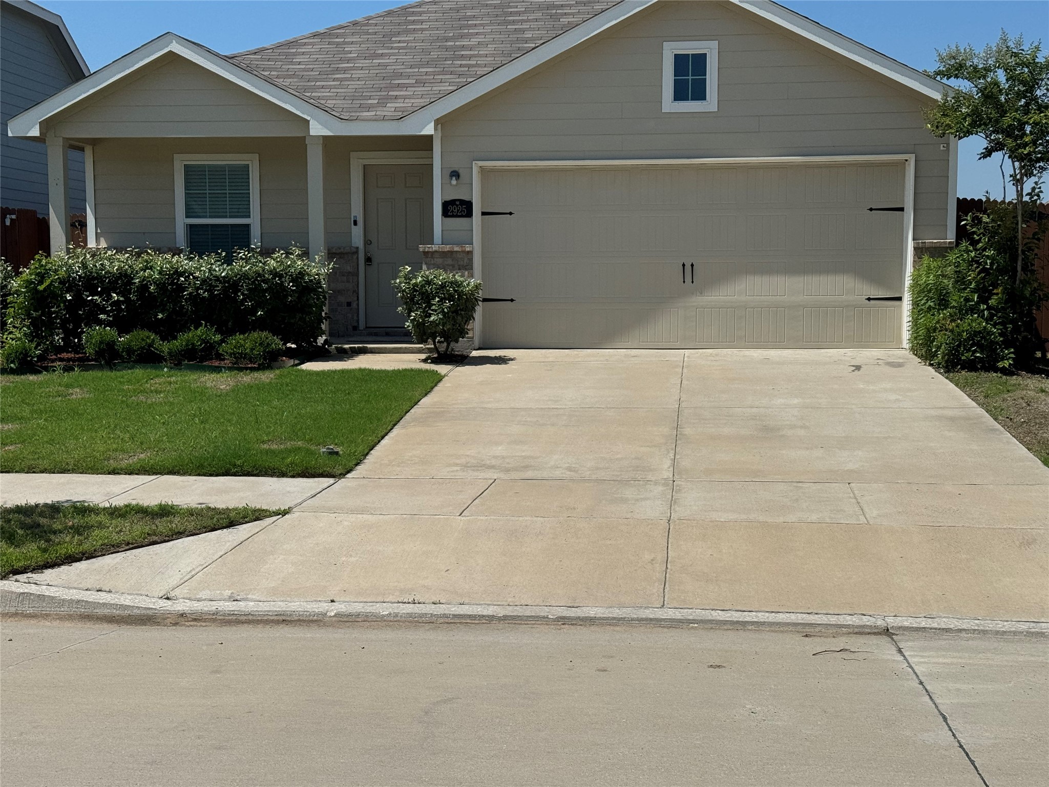 2925 Acacia Drive