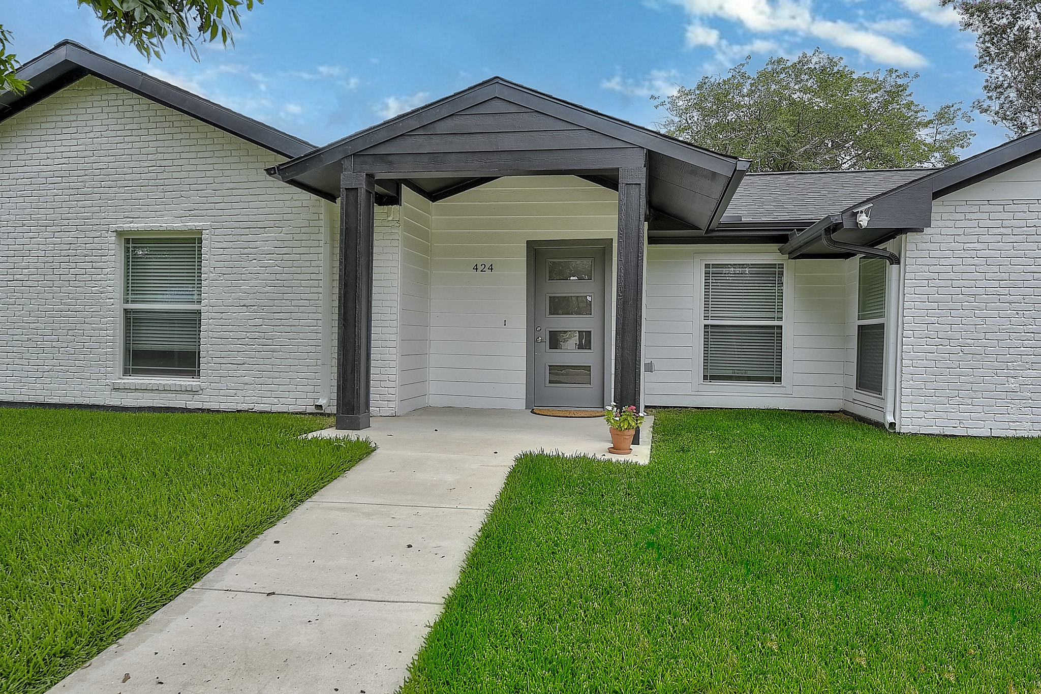 424 Pleasant Valley Lane