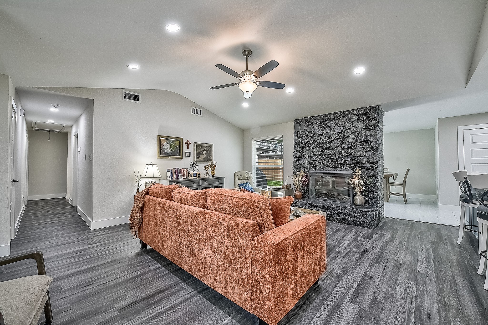 424 Pleasant Valley Lane
