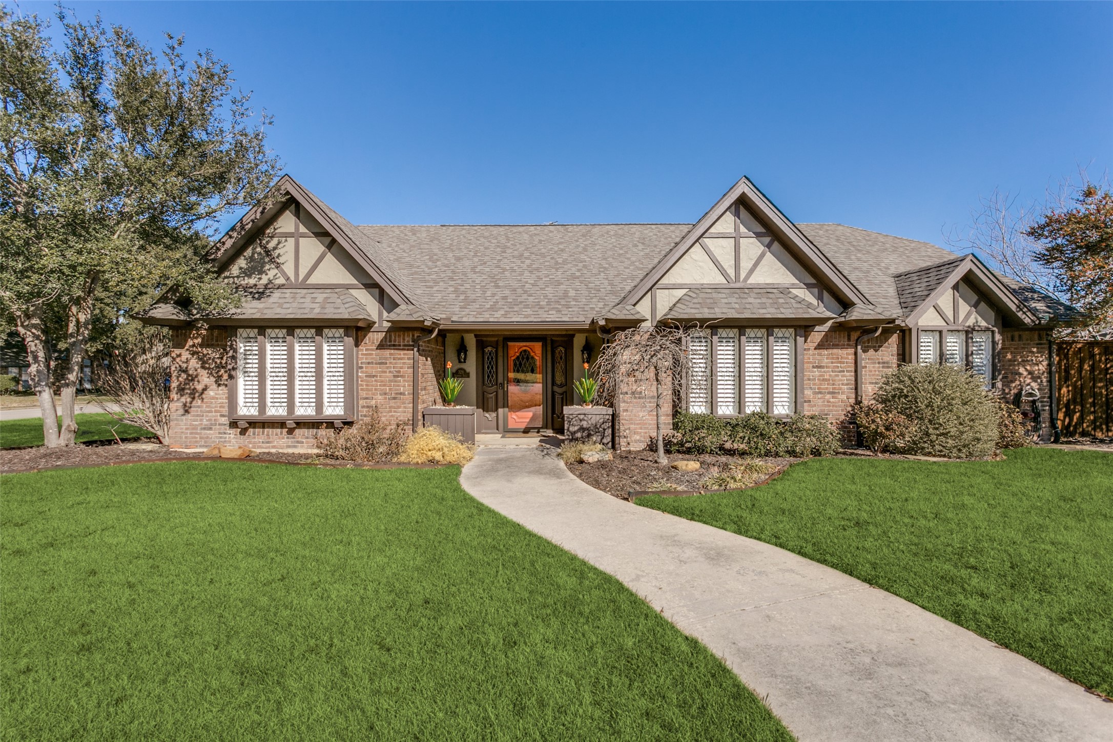 328 Shawnee Trail