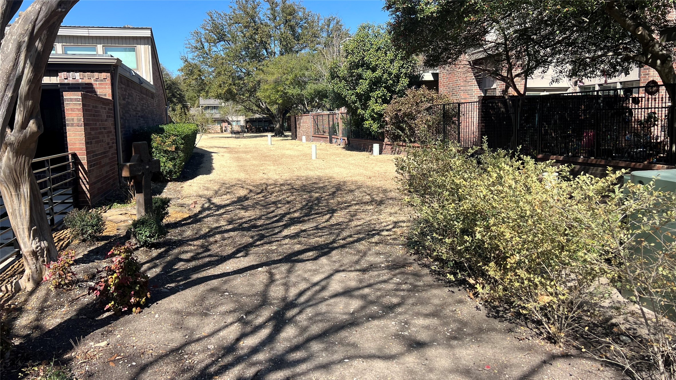 12431 Montego Plaza