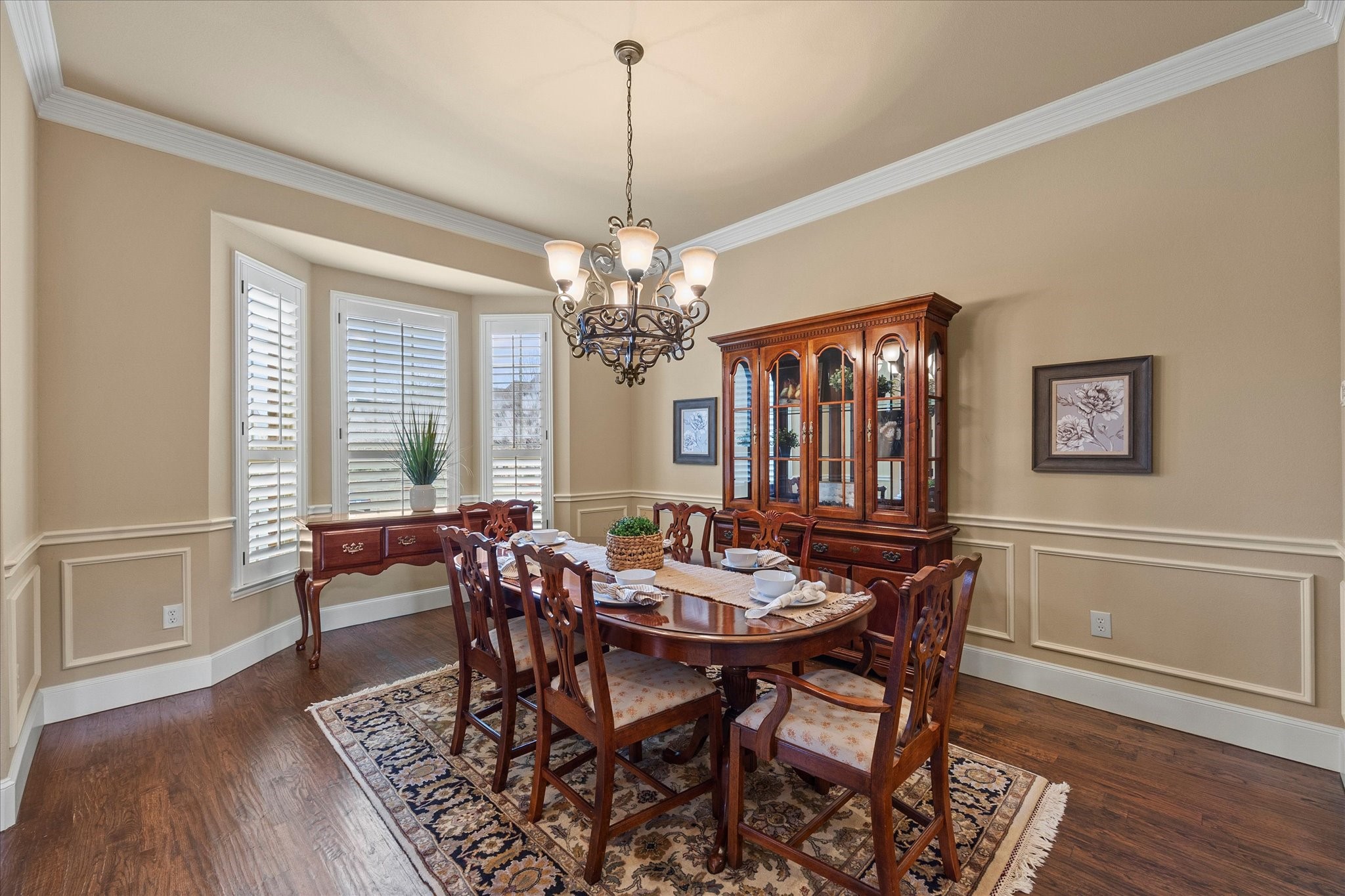 4320 Chevy Chase Lane