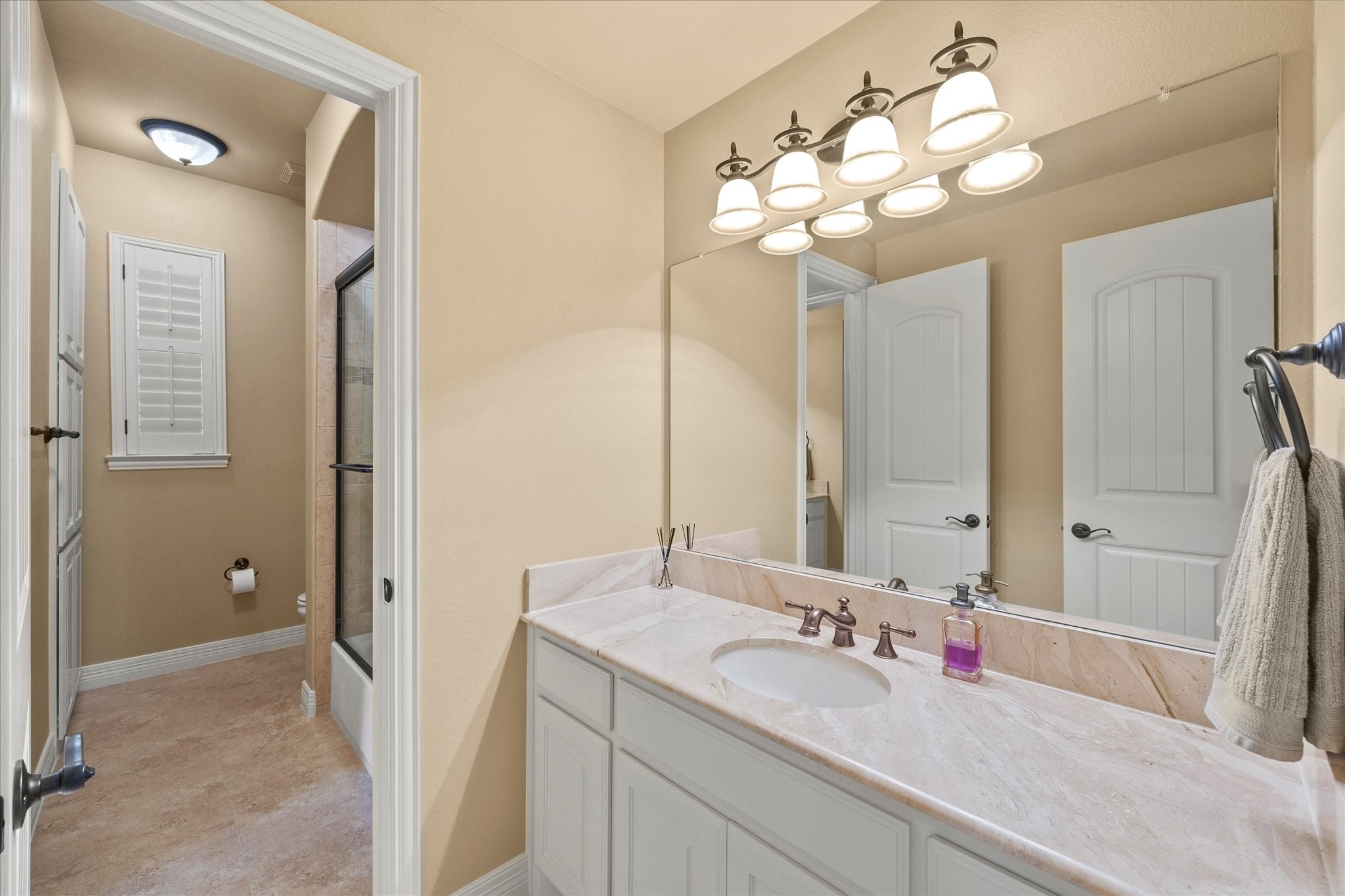 4320 Chevy Chase Lane