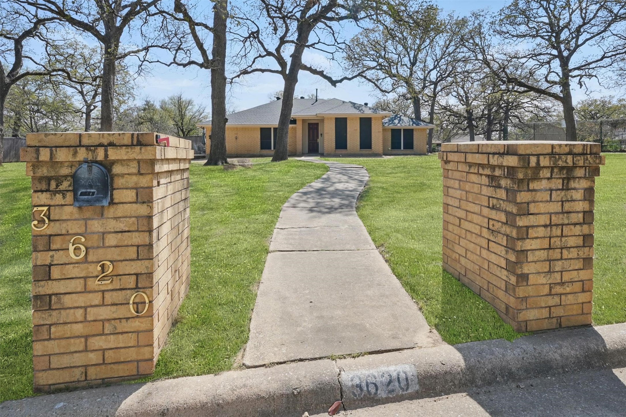 3620 Red Oak Drive
