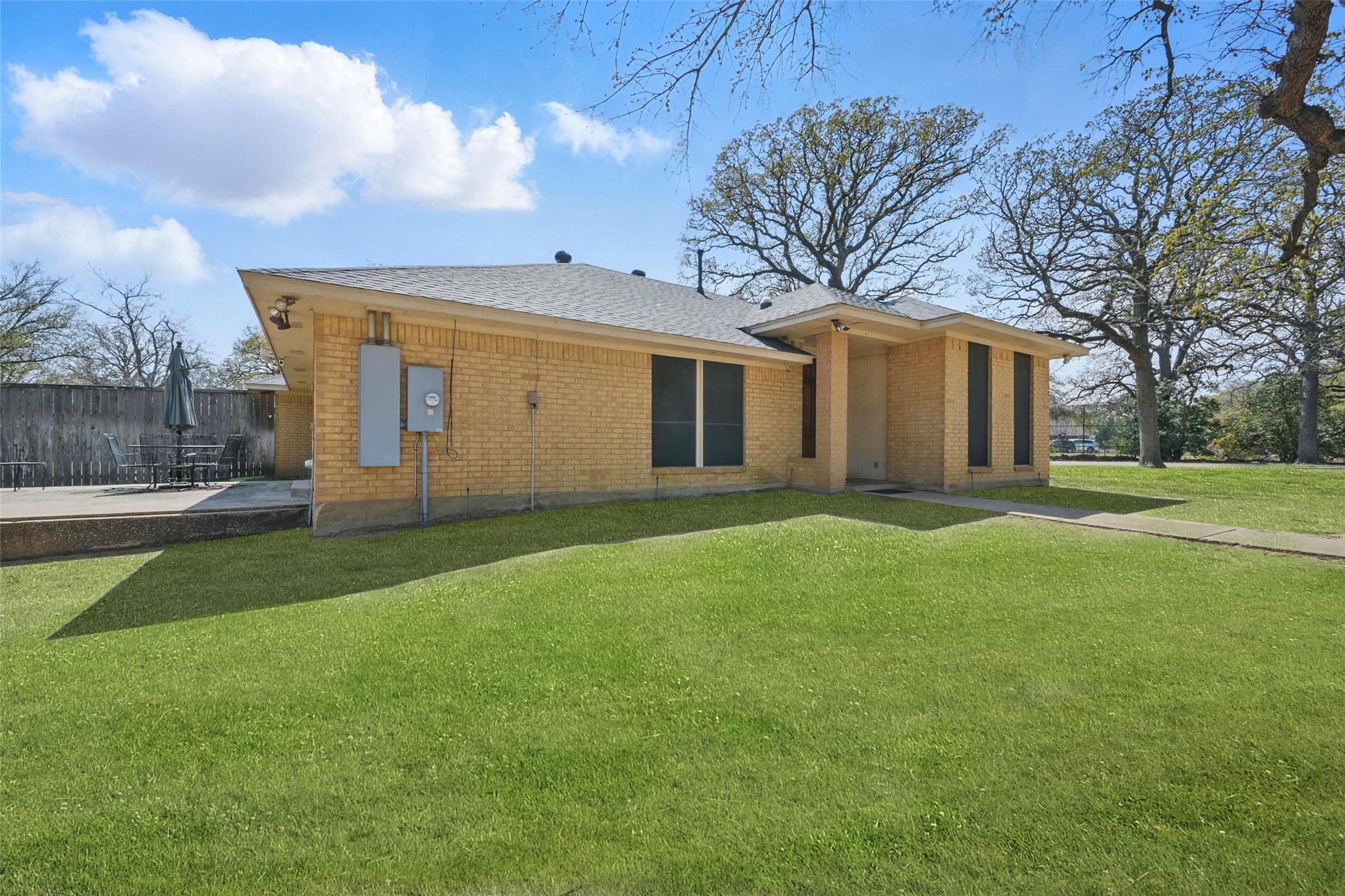 3620 Red Oak Drive