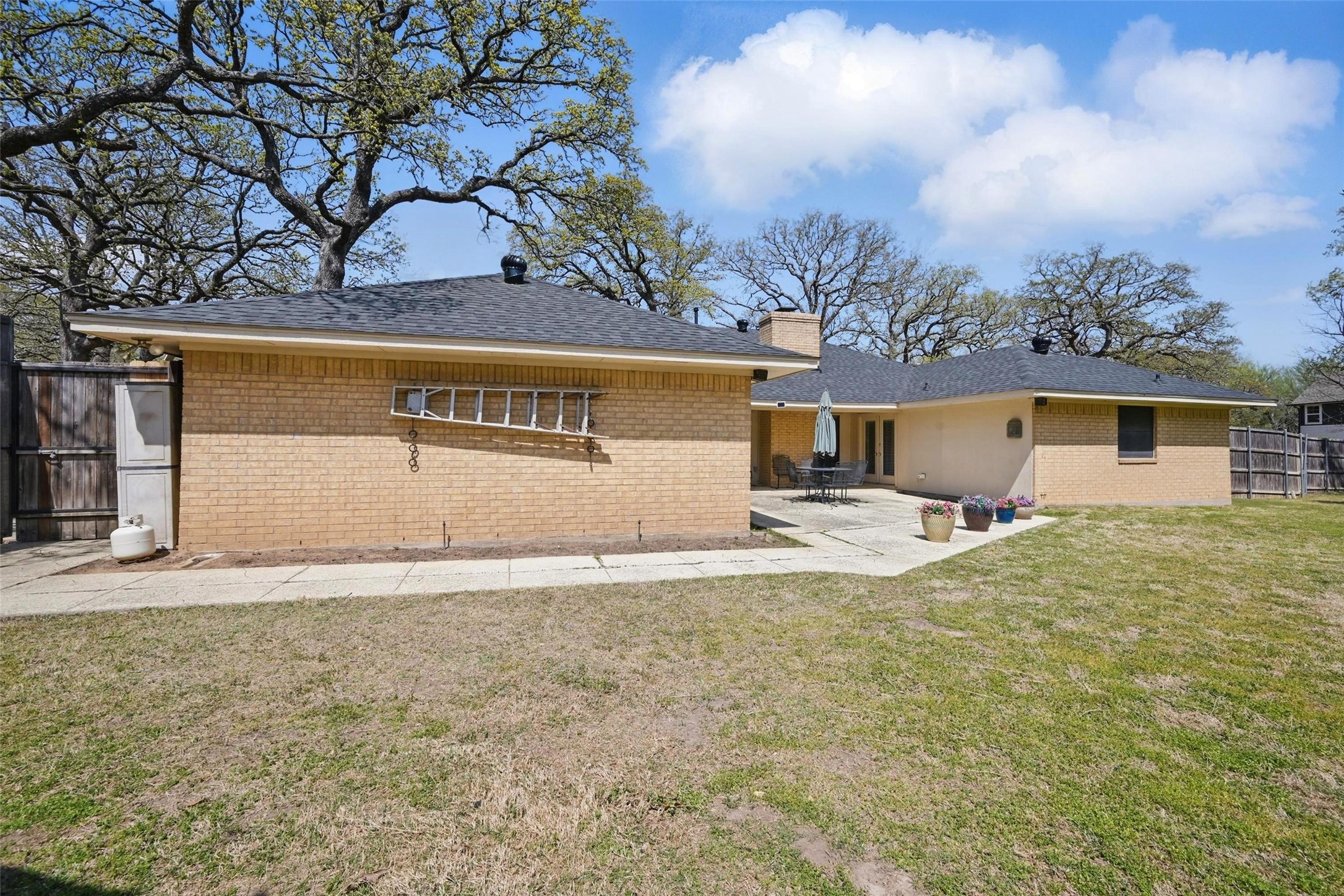3620 Red Oak Drive
