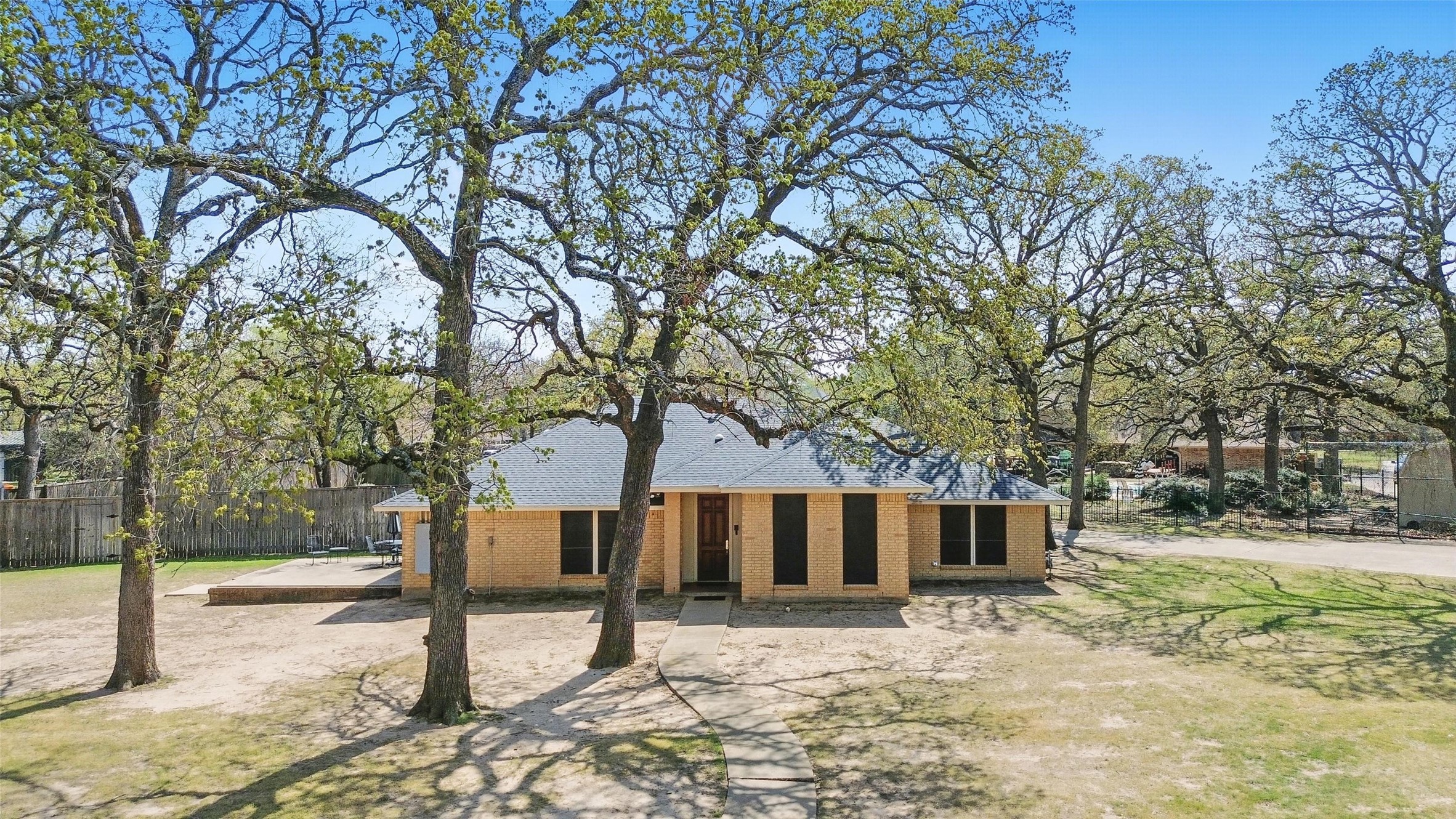 3620 Red Oak Drive