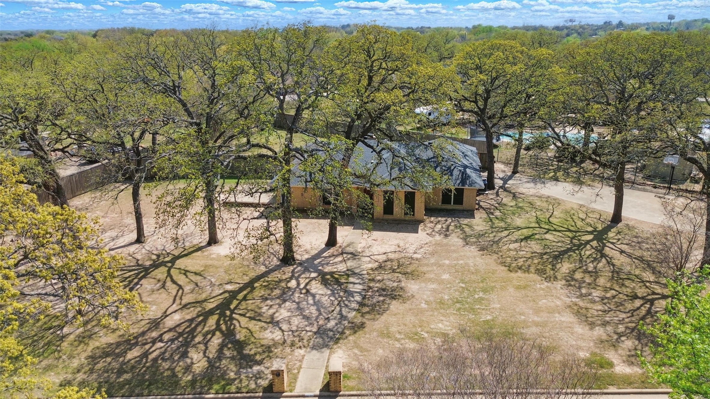 3620 Red Oak Drive